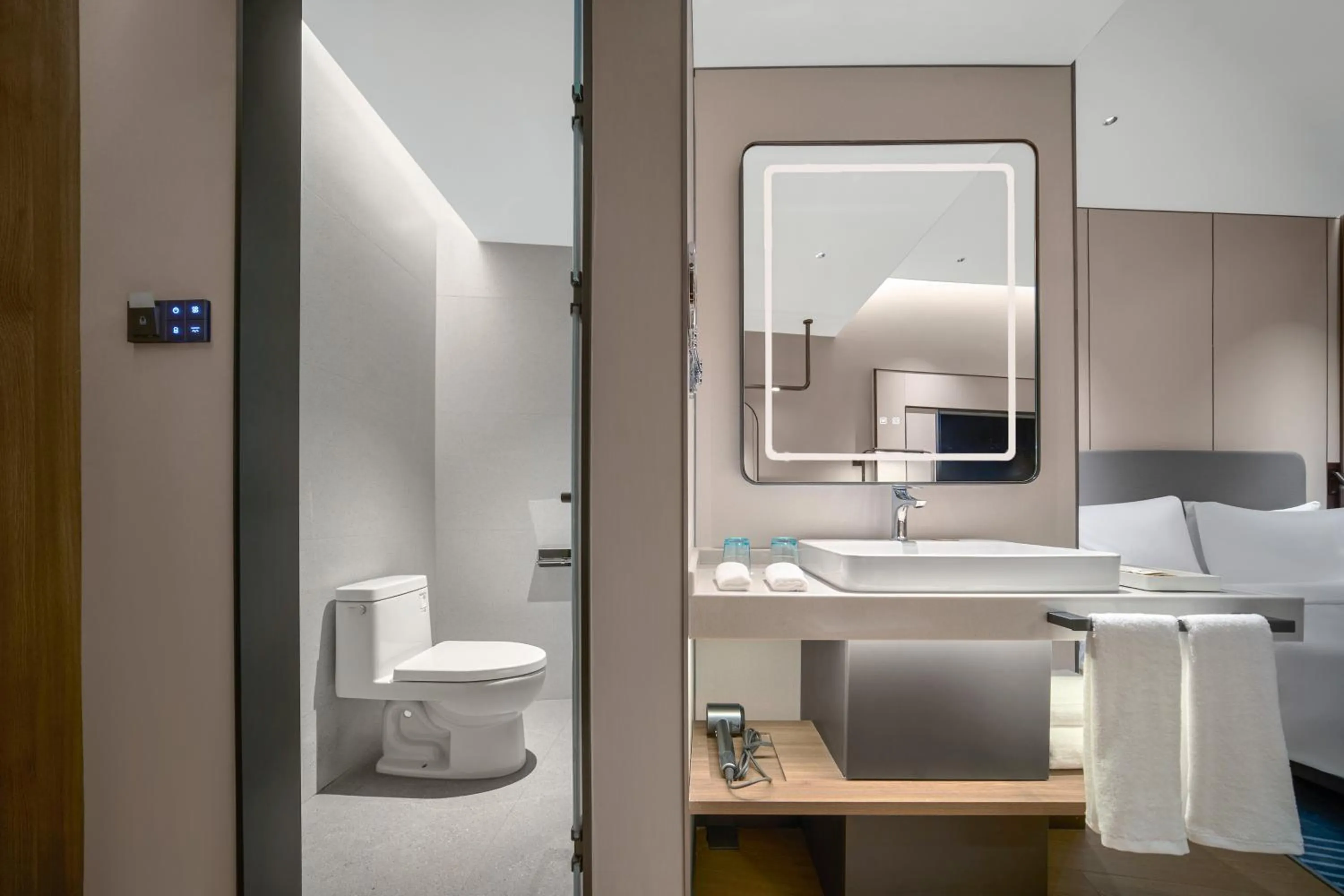 Toilet in Holiday Inn Express Yibin Xuzhou by IHG