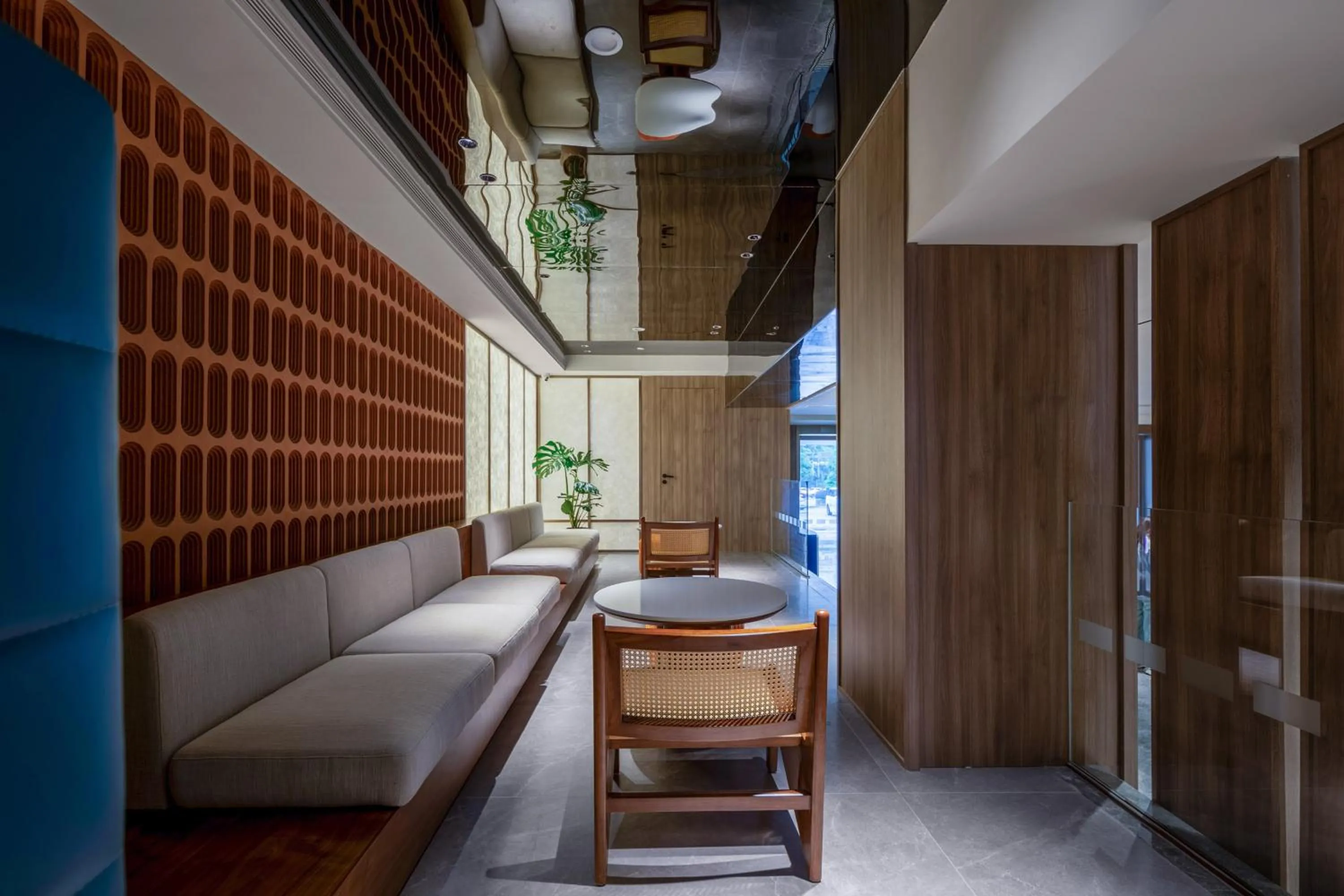 Seating area, Bed in Holiday Inn Express Yibin Xuzhou by IHG