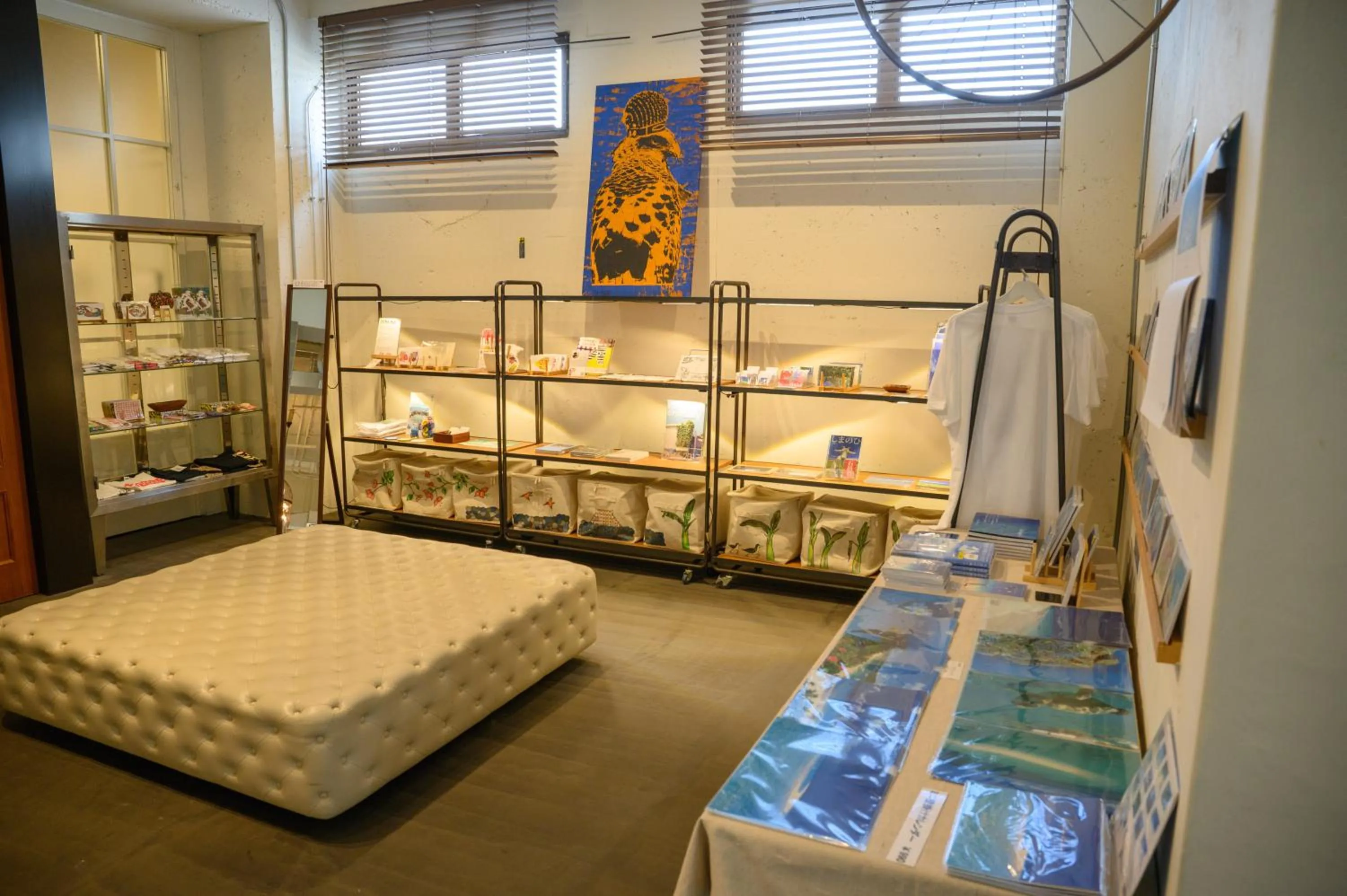 Shopping Area, Bed in Hotel Emerald Isle Ishigakijima
