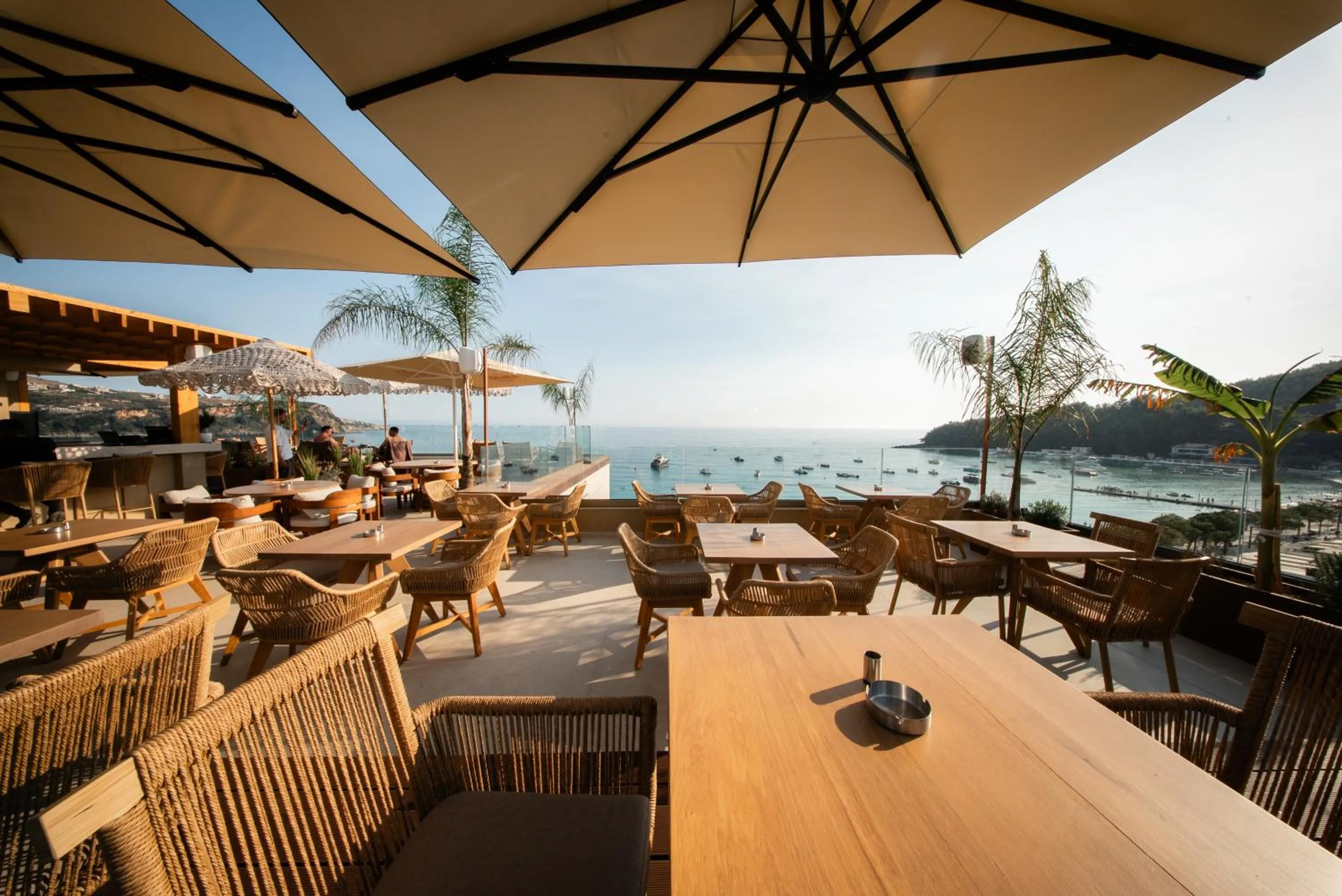 Restaurant/places to eat in Saint Nicolas Hotel