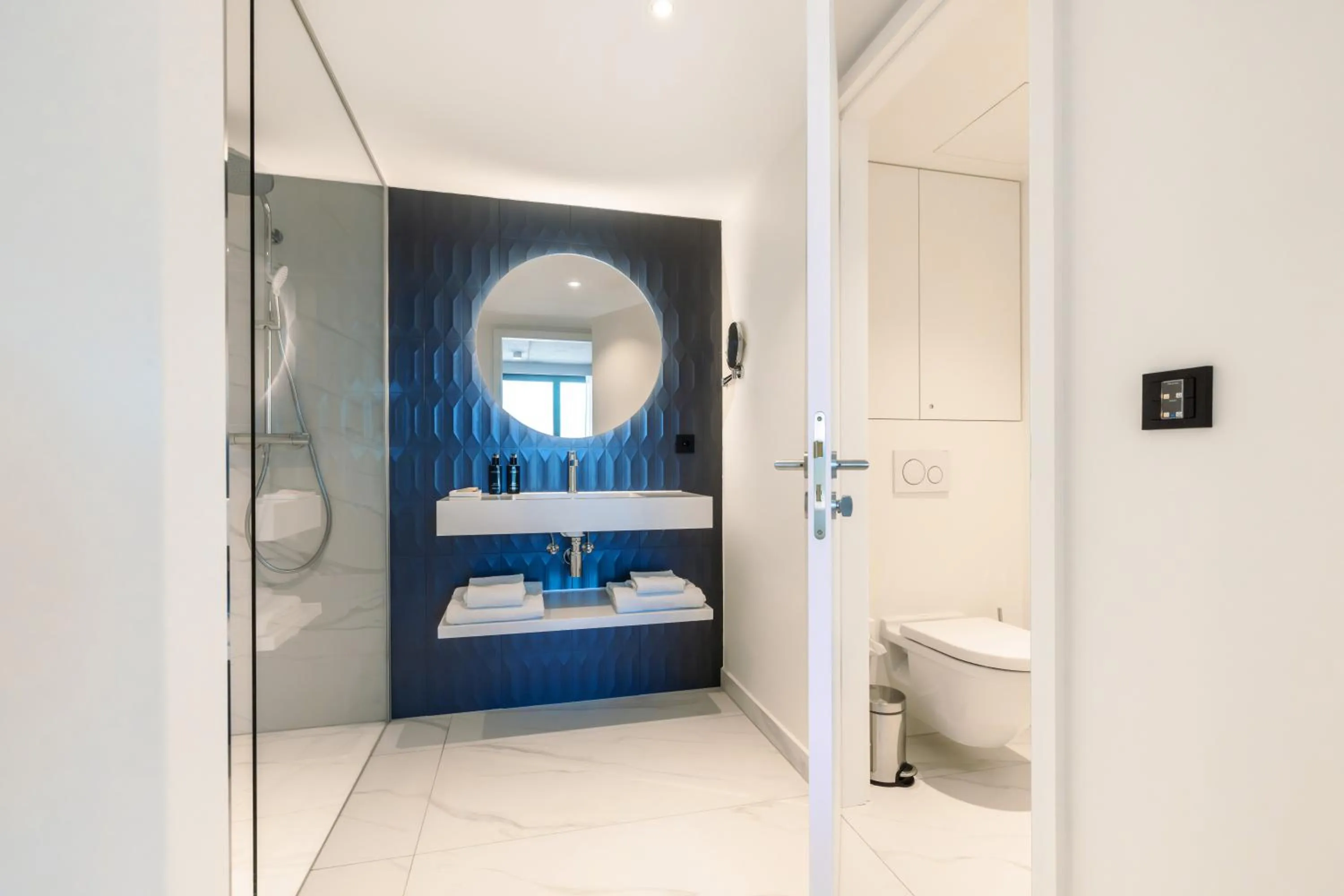 Shower in NOTO Hotel