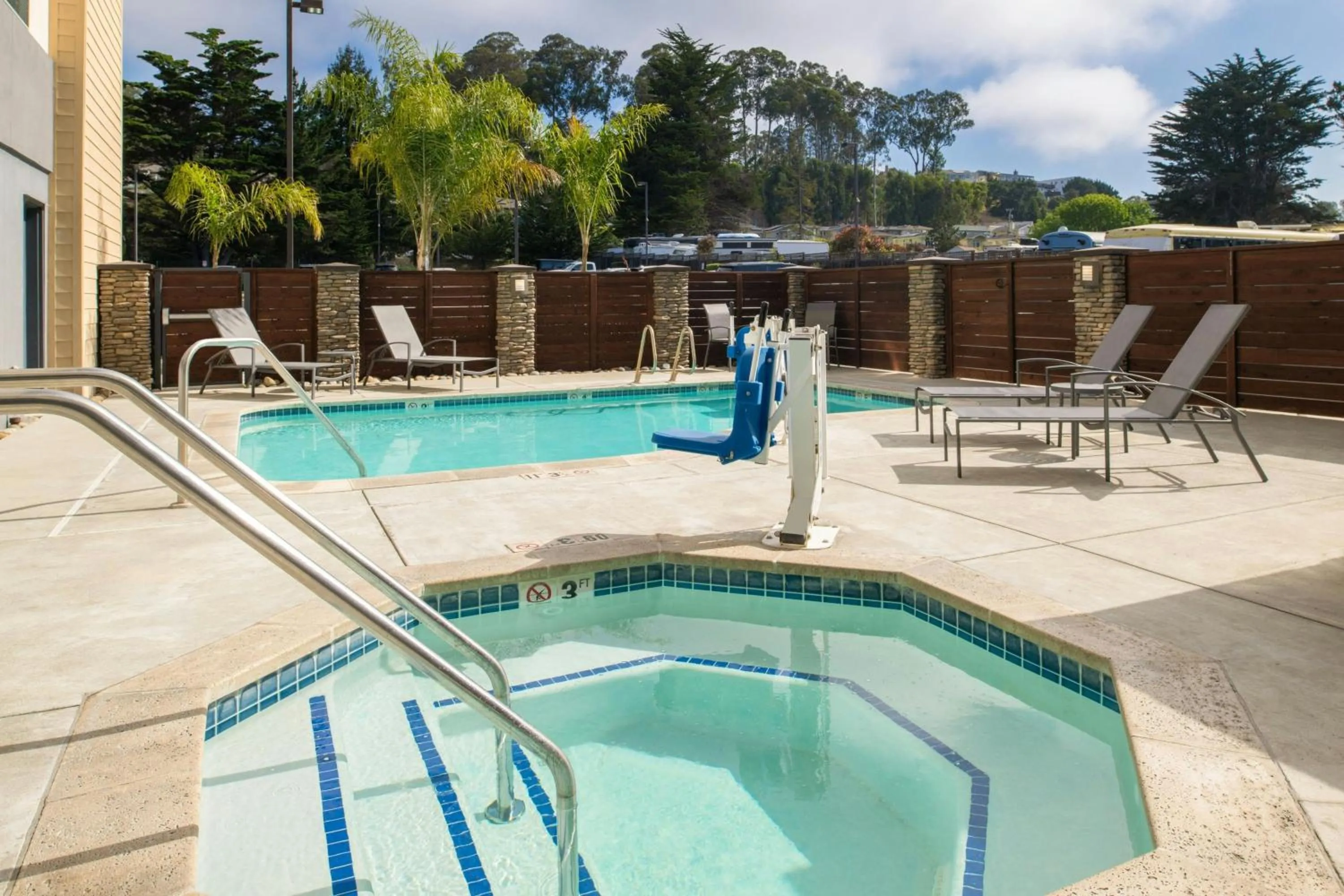 Swimming pool in Fairfield Inn & Suites by Marriott Santa Cruz