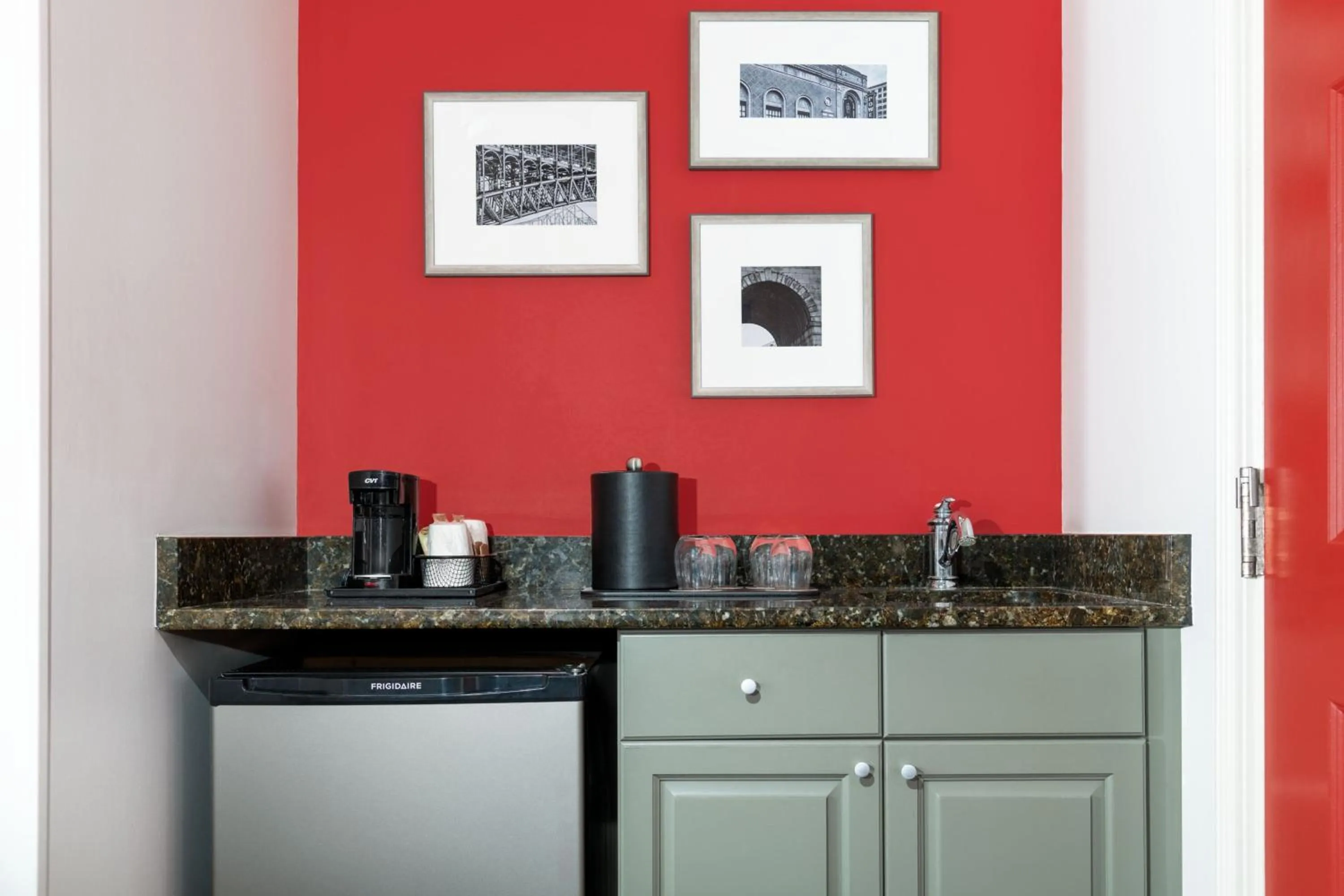 Lounge or bar in Courtyard St. Louis Downtown/Convention Center