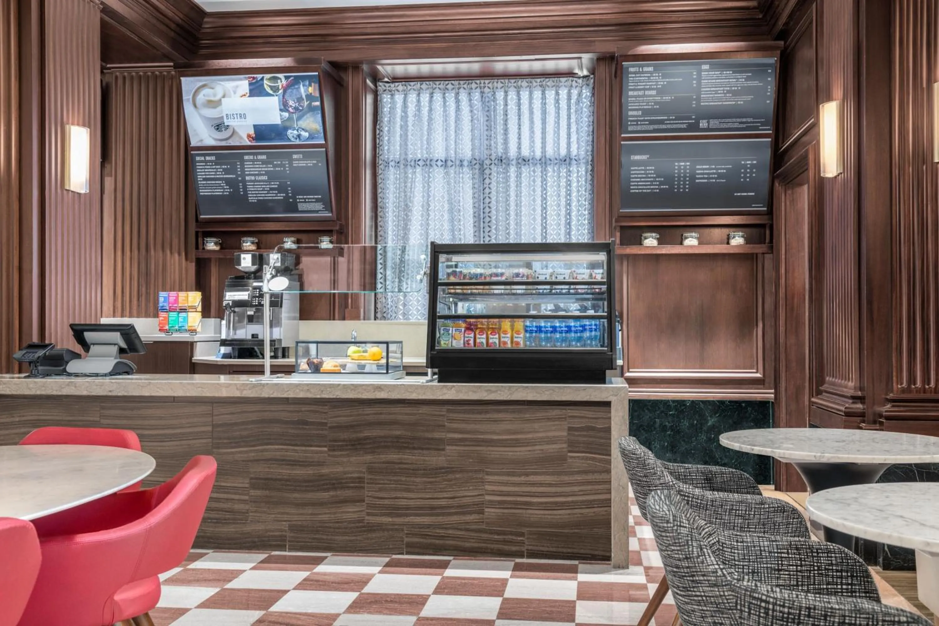 Breakfast in Courtyard St. Louis Downtown/Convention Center