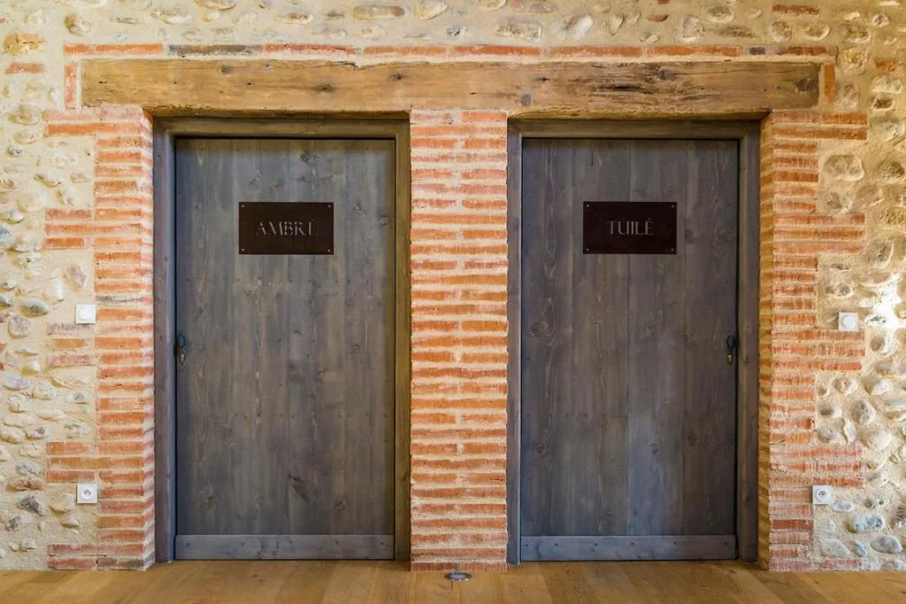 Decorative detail in Mas Latour Lavail