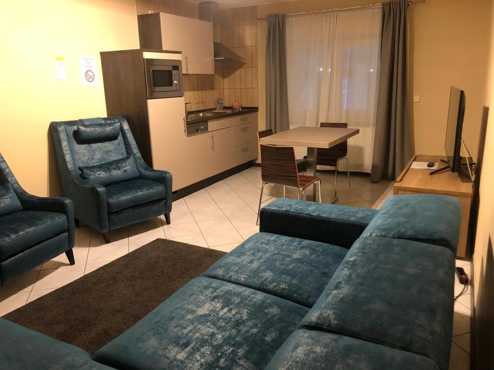 Kitchen or kitchenette in Appart-Hotel Gwendy