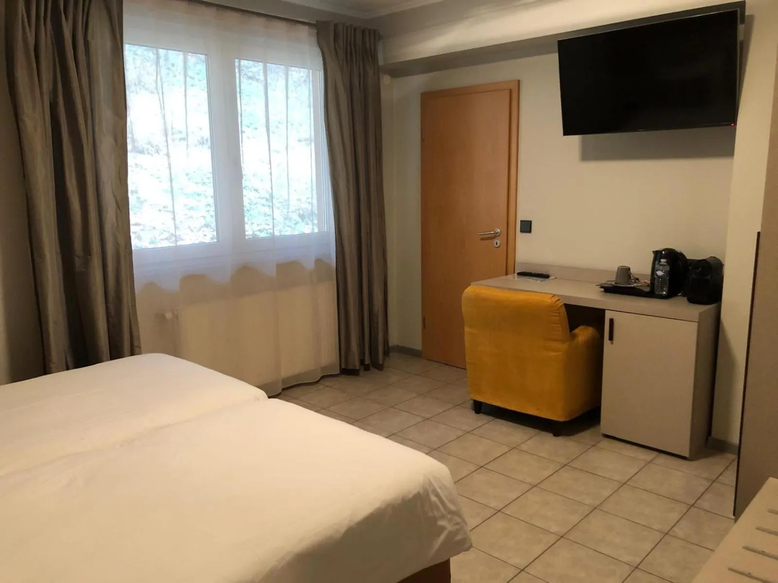 Bedroom, Bed in Appart-Hotel Gwendy