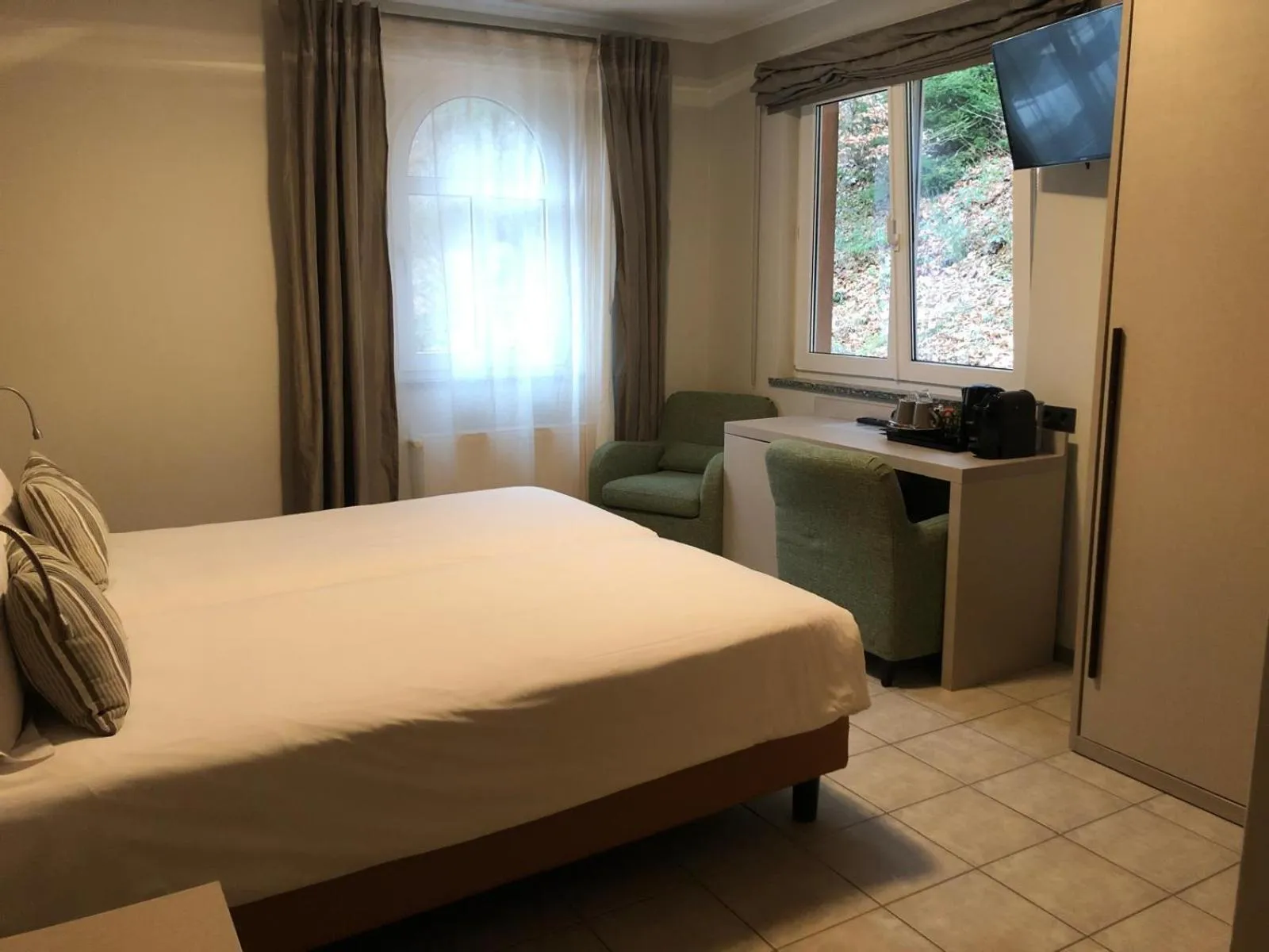 Bedroom, Bed in Appart-Hotel Gwendy