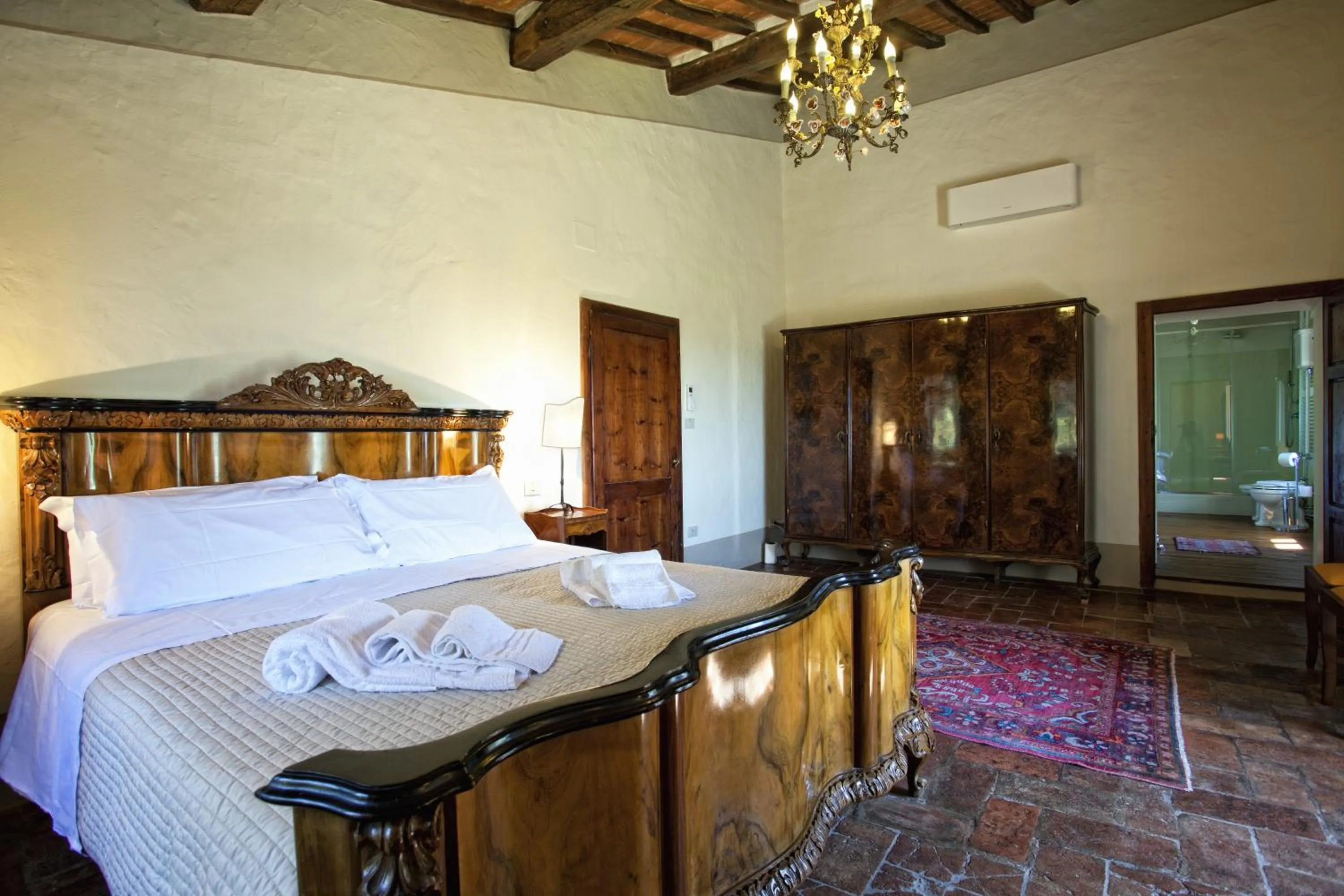 Bedroom, Bed in Villa San Pietro