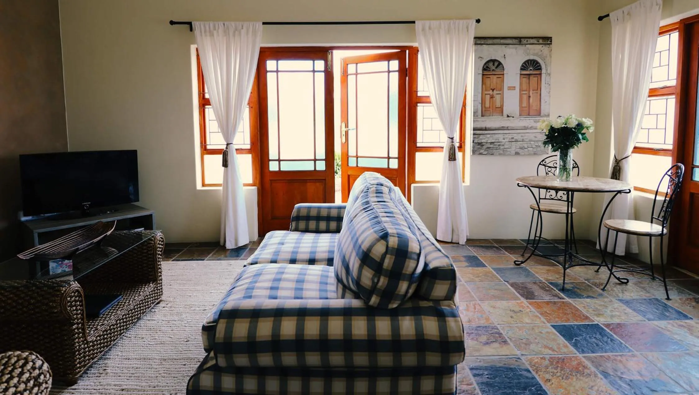 Sea Whisper Self Catering