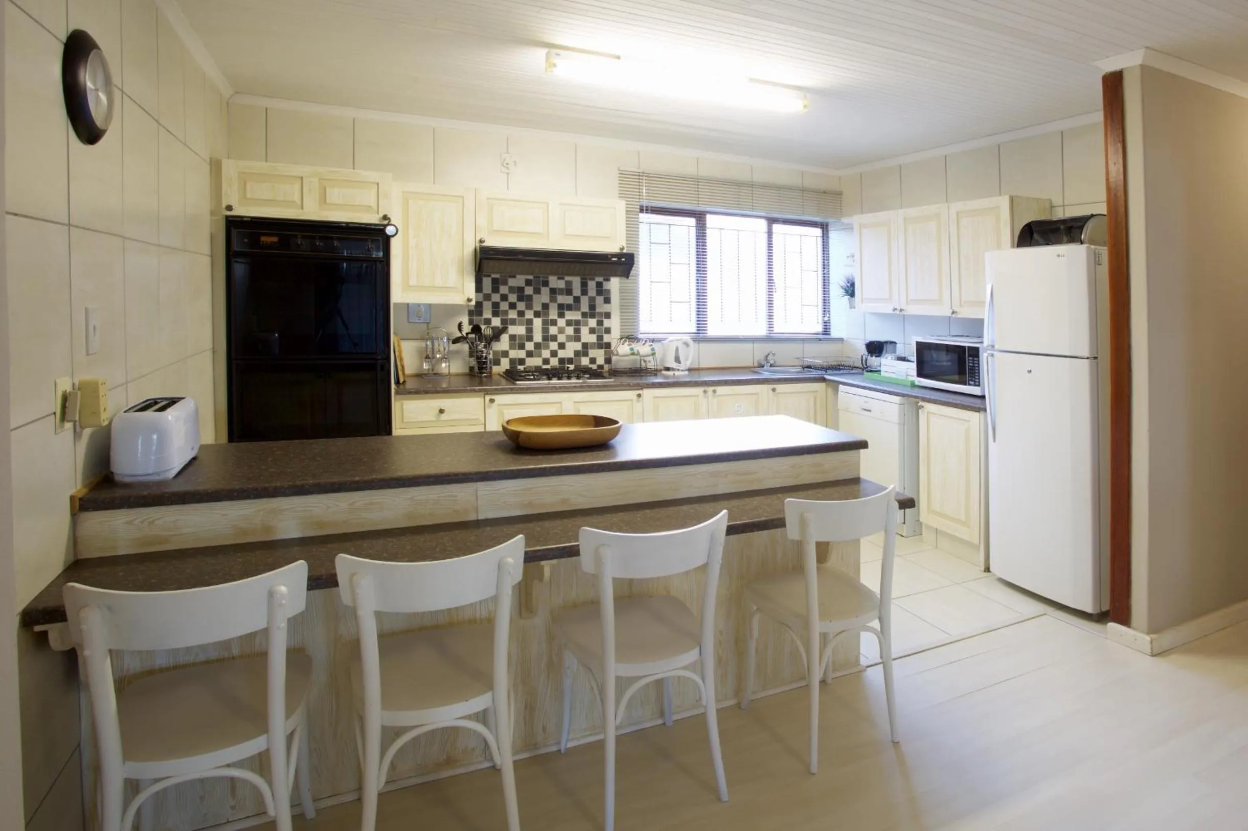 Food and drinks in Sea Whisper Self Catering