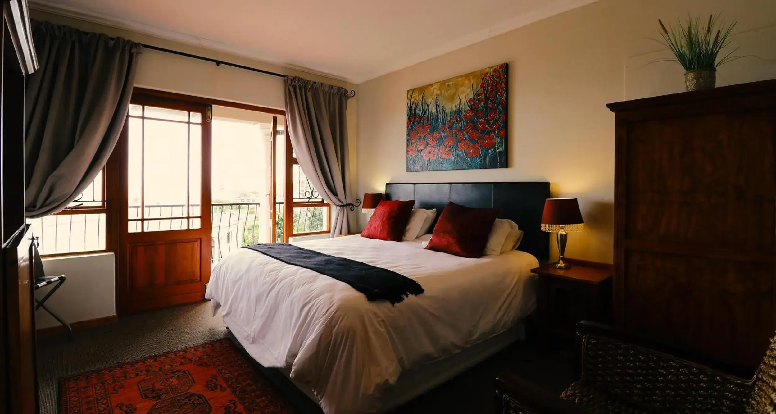 Deluxe King Room with Sea View - single occupancy in Sea Whisper Self Catering Deluxe King Room with Sea View - single occupancy in Sea Whisper Self Catering