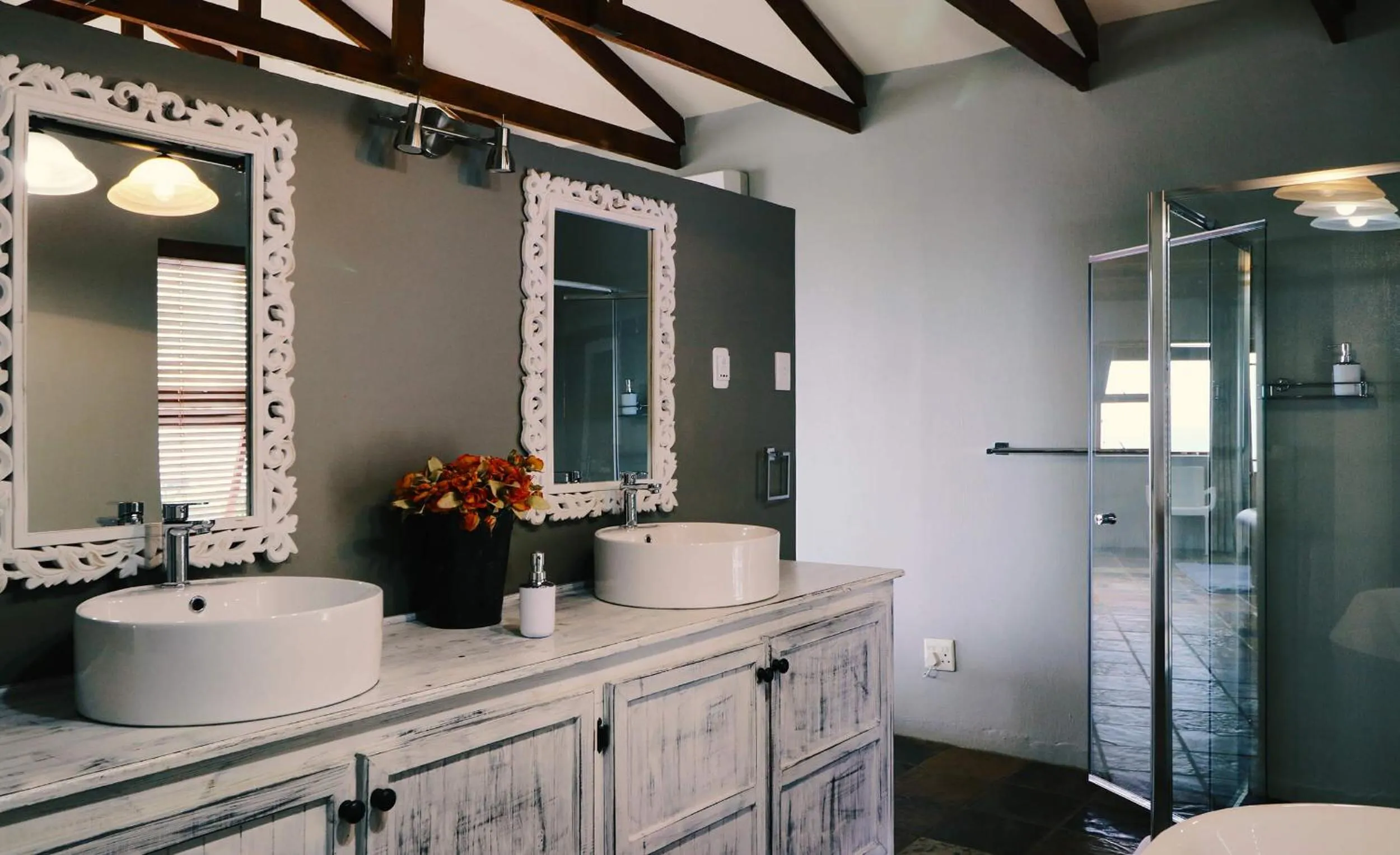 Sea Whisper Self Catering