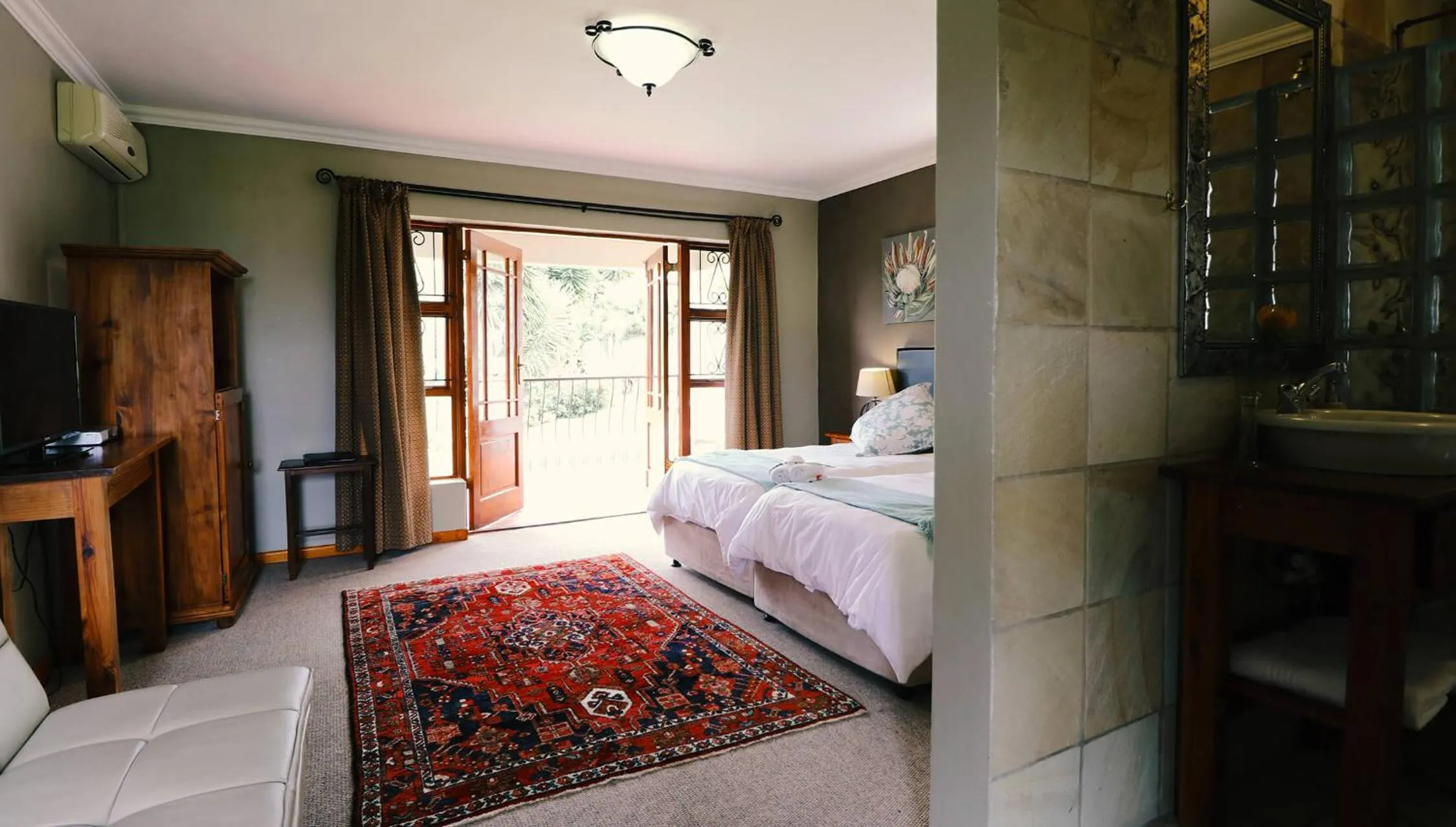 Sea Whisper Self Catering