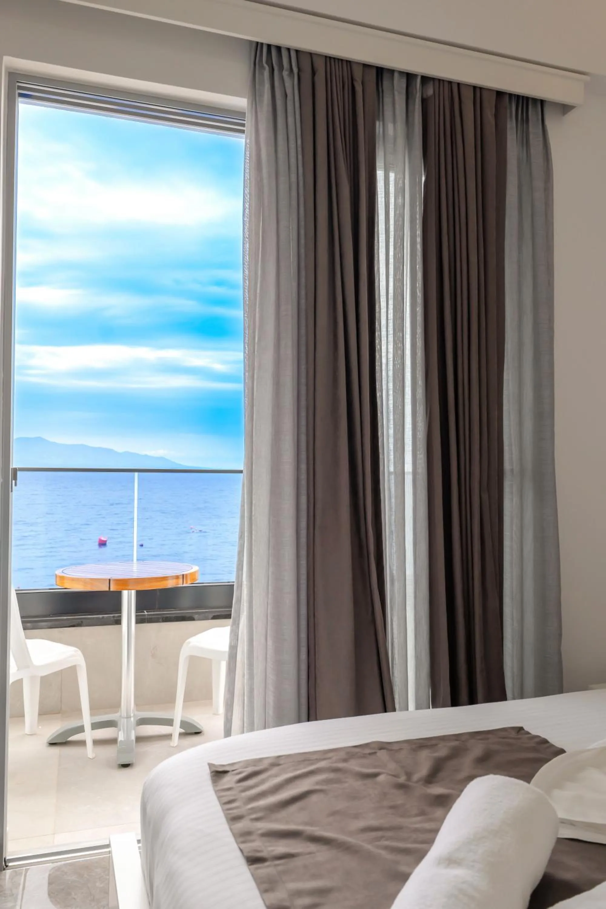 Sea view, Bed in Vila Era Beach