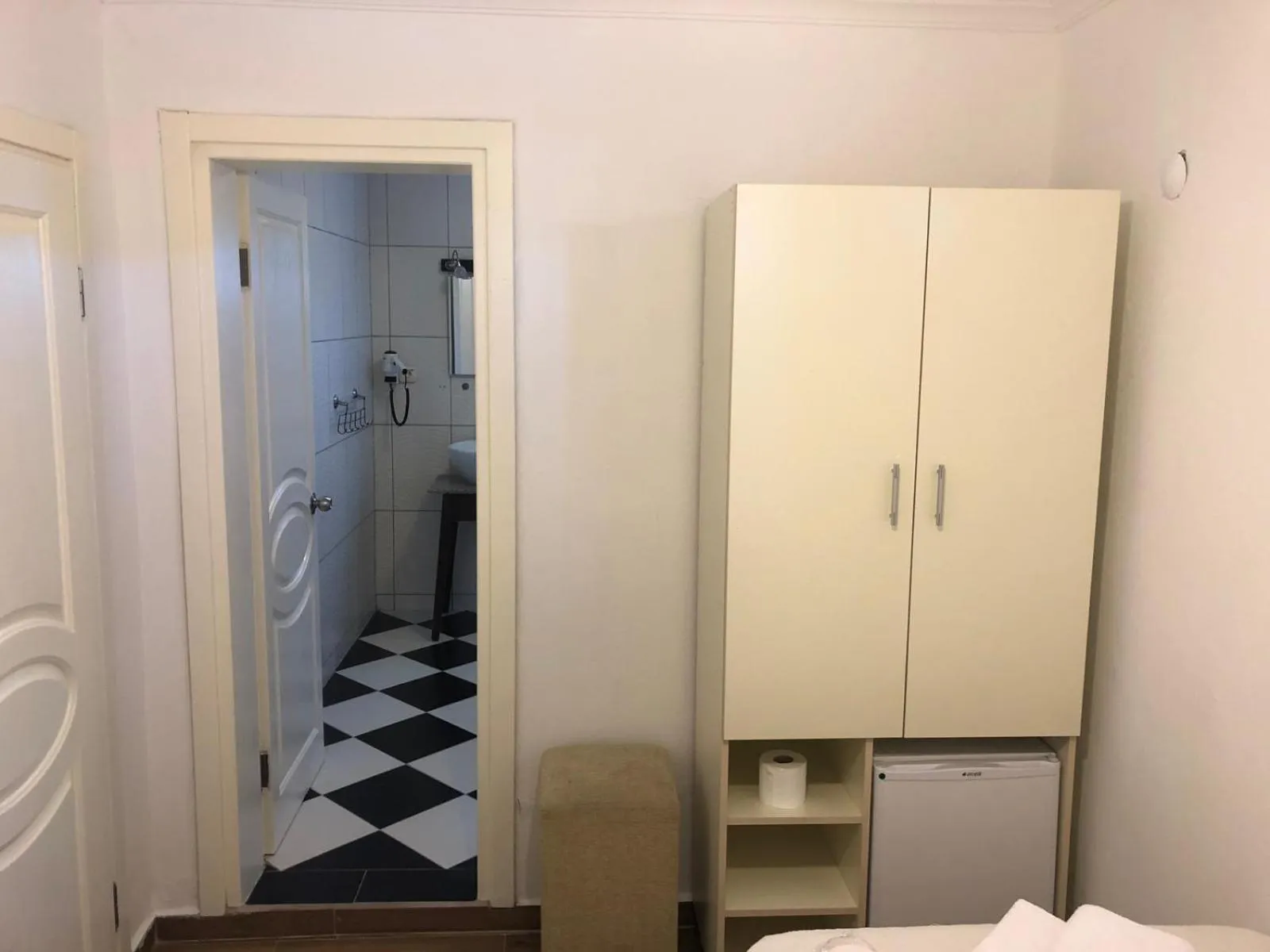 Bathroom, Bed in Bozcaada Aspava Otel