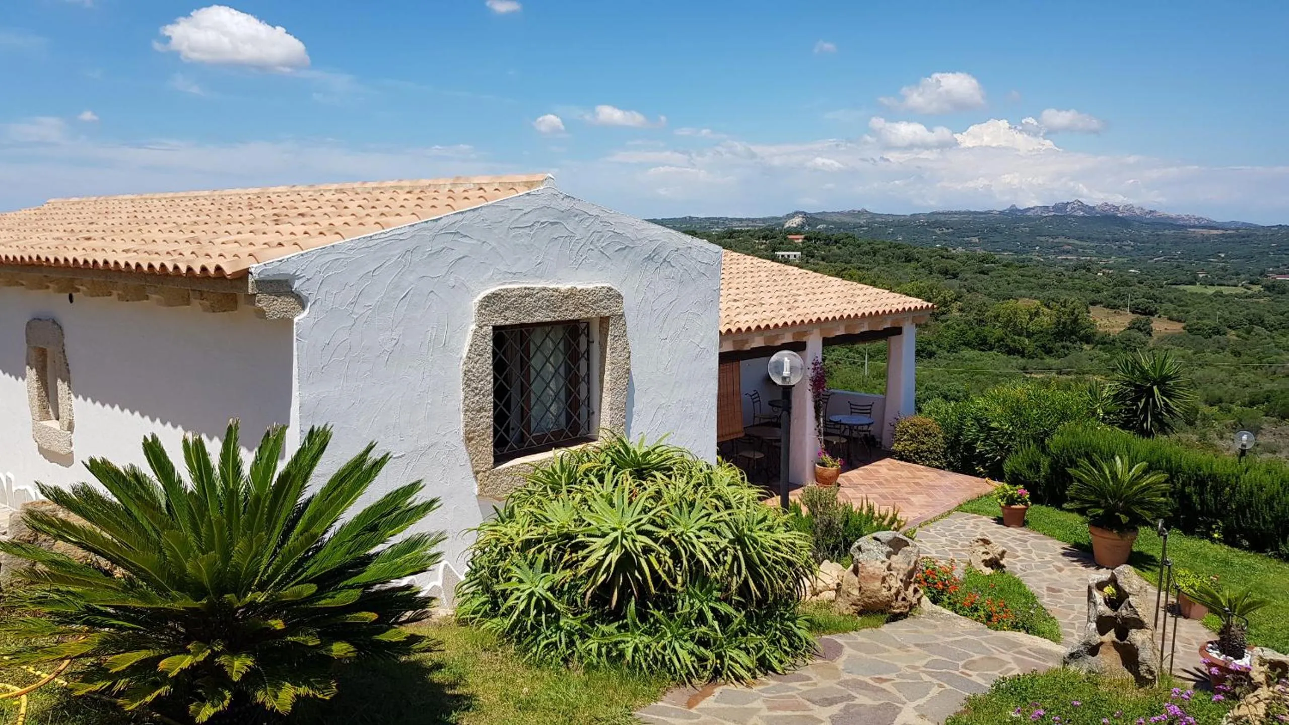 Property building in Dolce Luna