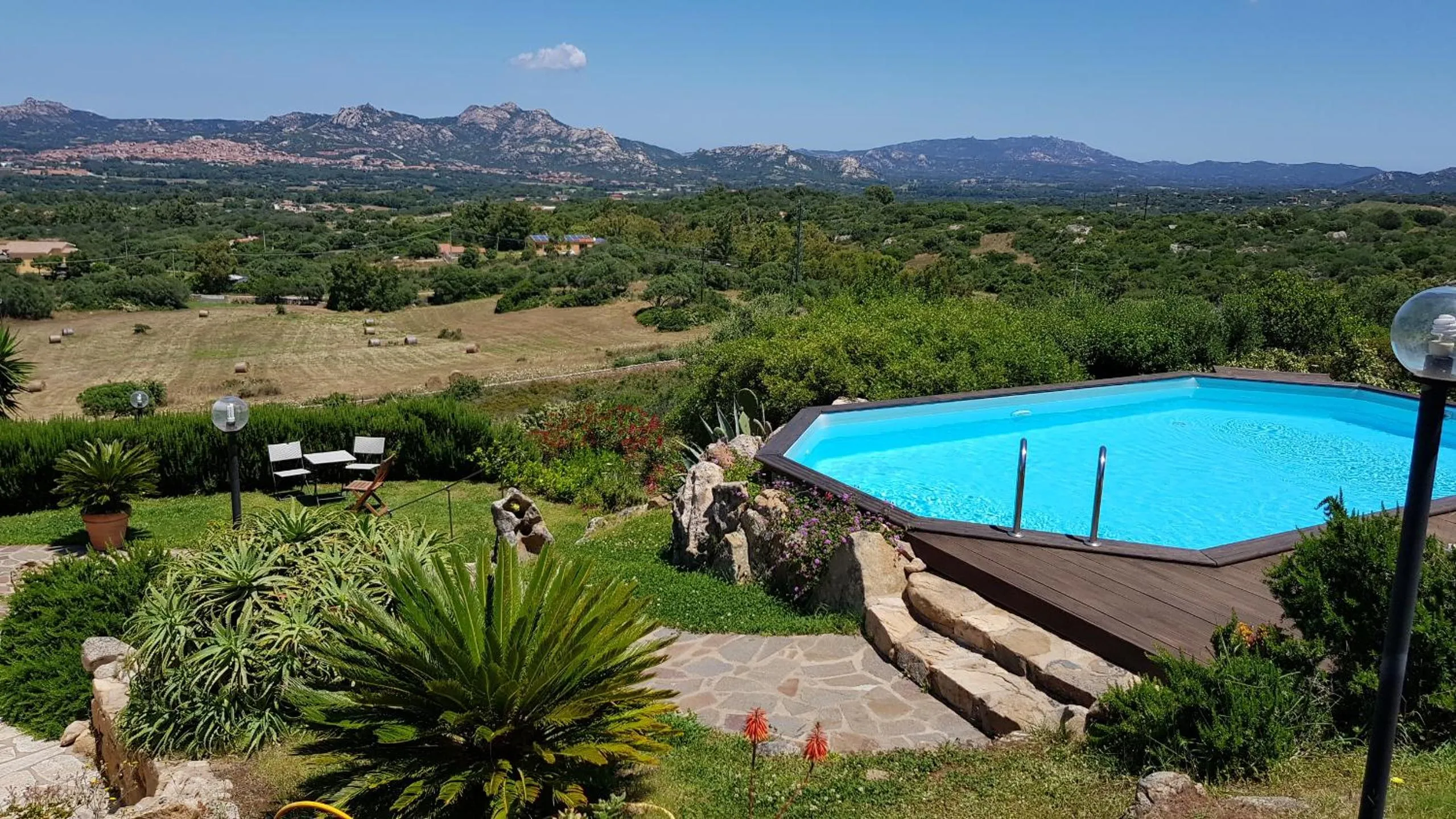 Swimming pool in Dolce Luna