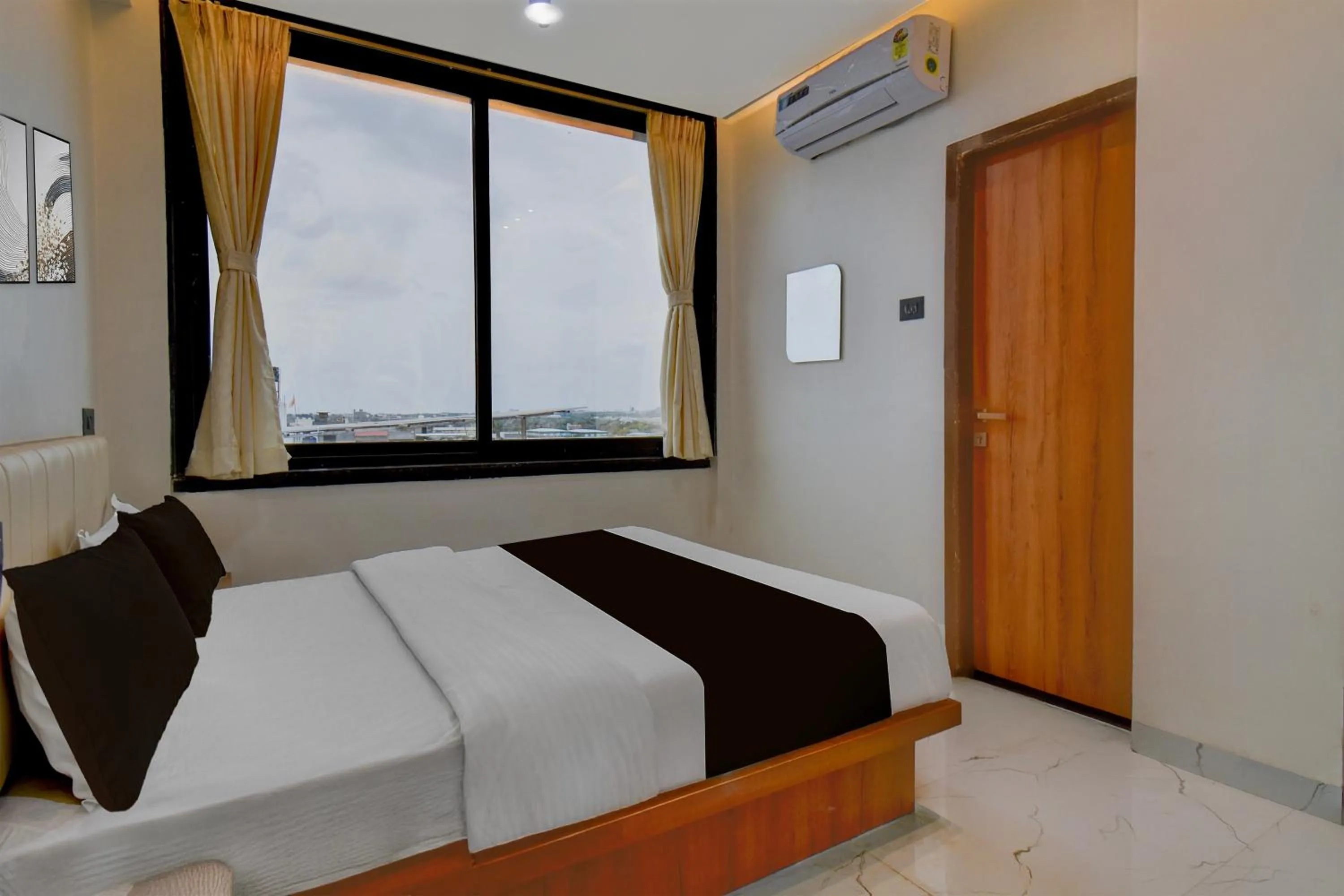 Bedroom in Super Collection O Aurangabad Shendra MIDC Formerly Prayag Inn