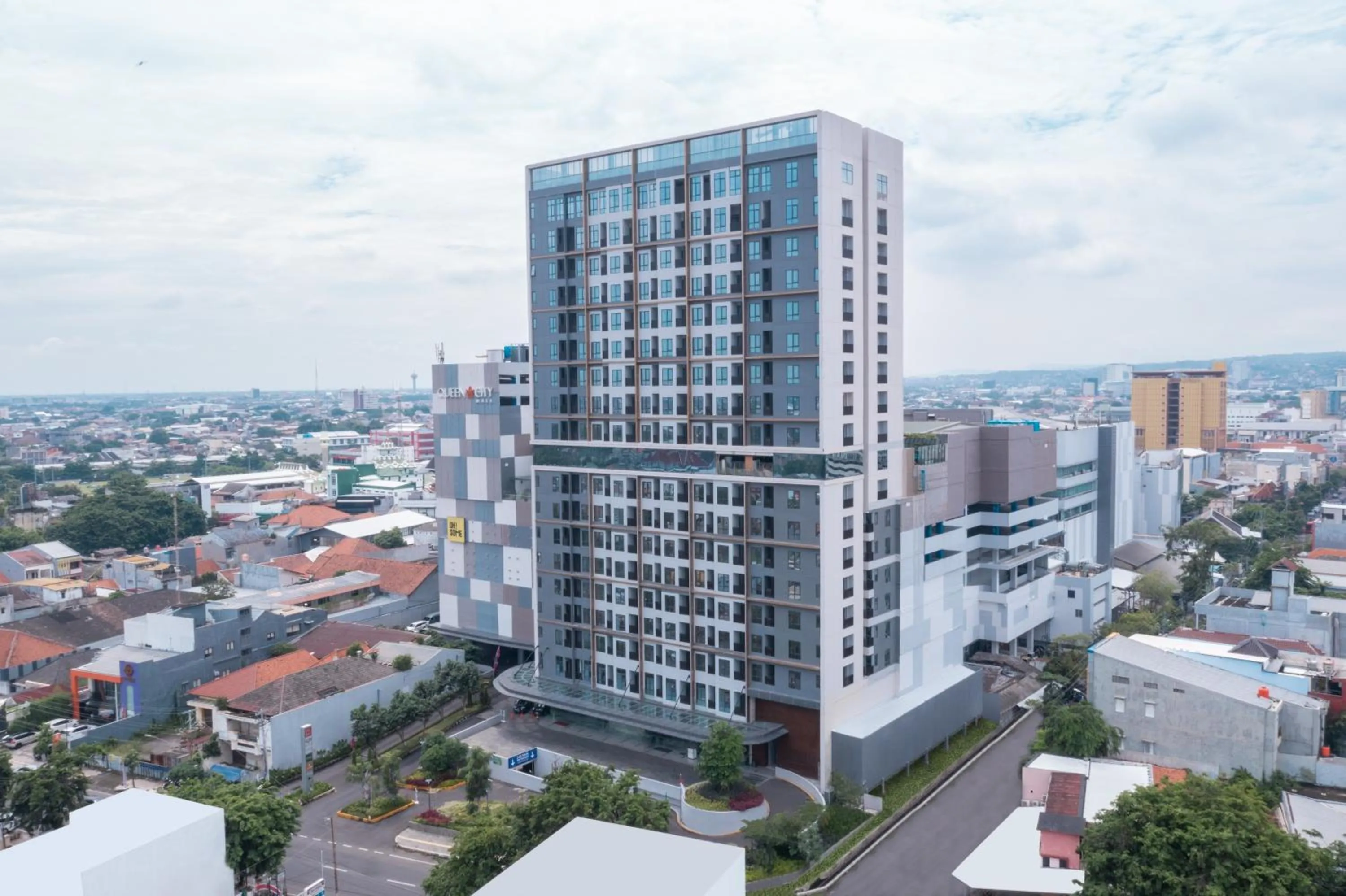 Property building in Somerset Queen City Semarang