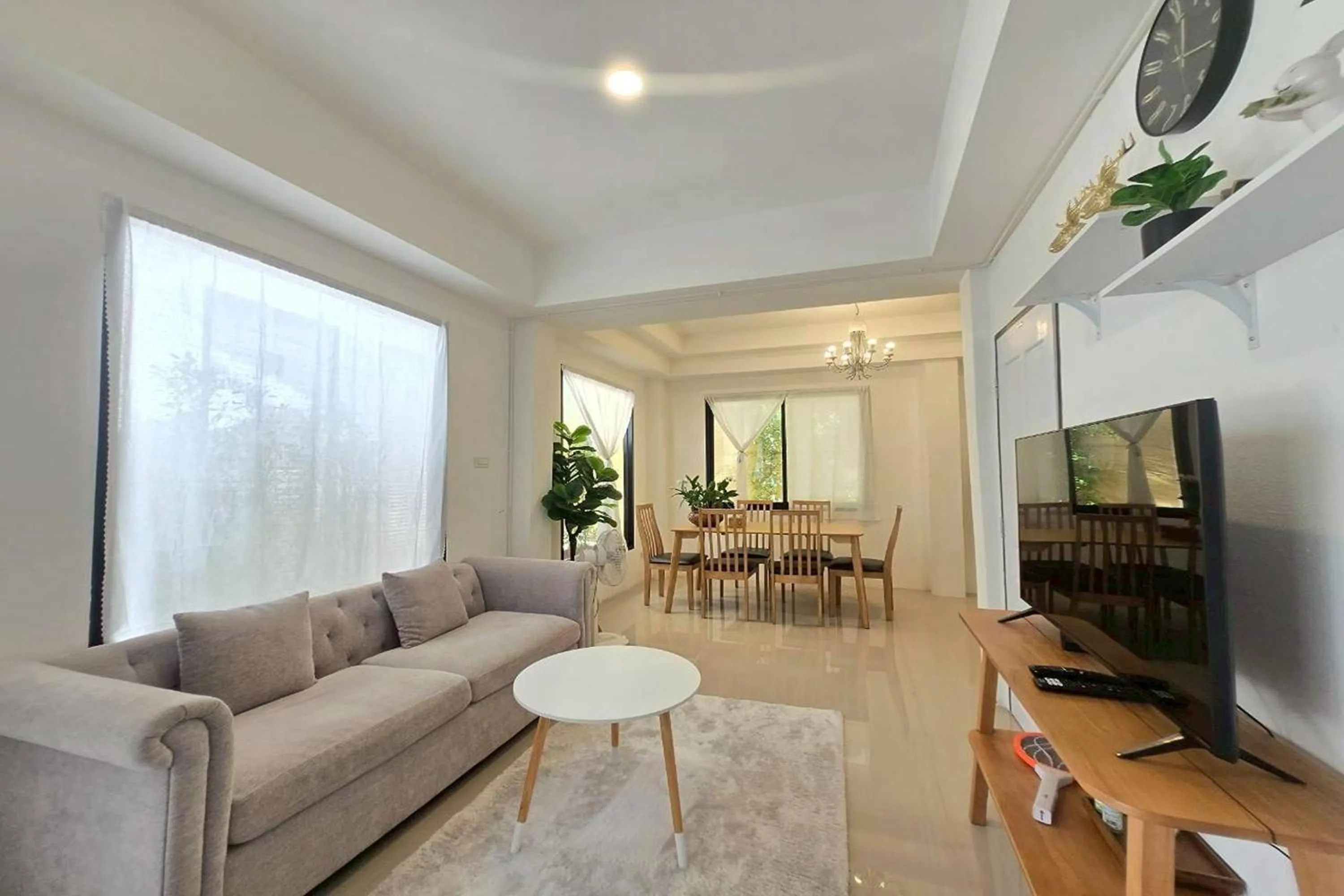 TV and multimedia in Breezy Bliss Home