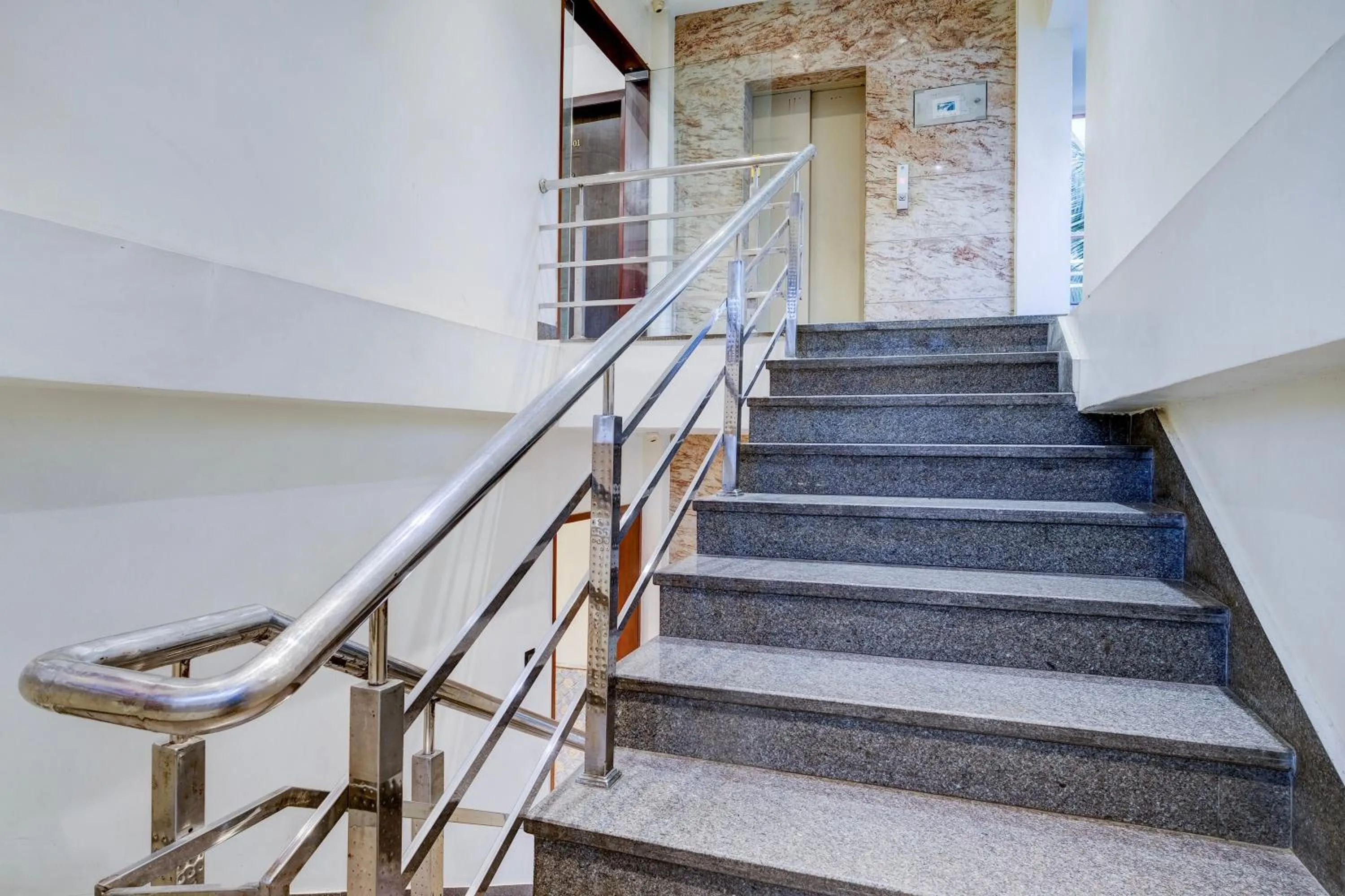 Lobby or reception in Super Townhouse Guwahati Railway Station Formerly Niharika Guest House