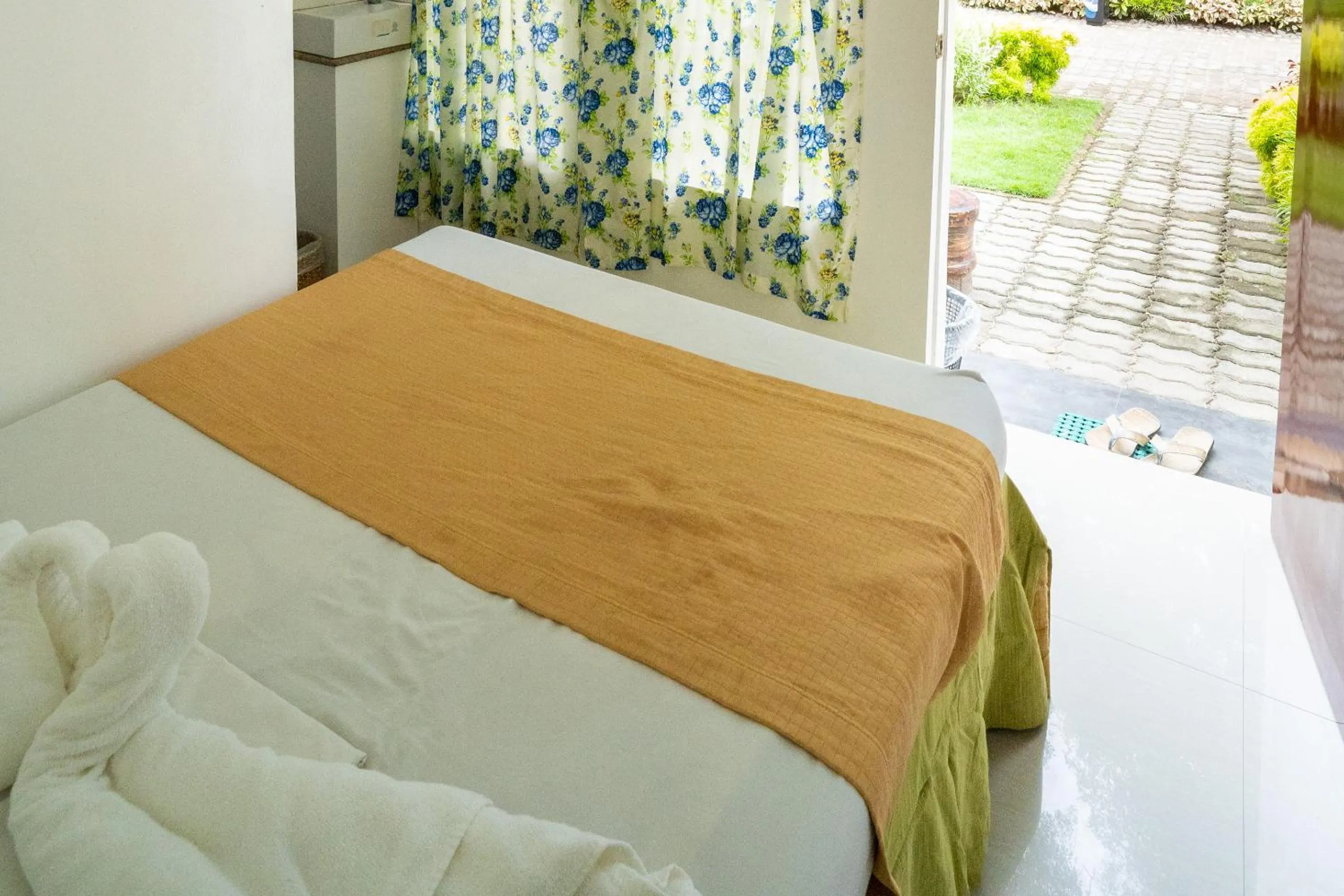 Bed in AltaVista Beach Resort Samal powered by Cocotel