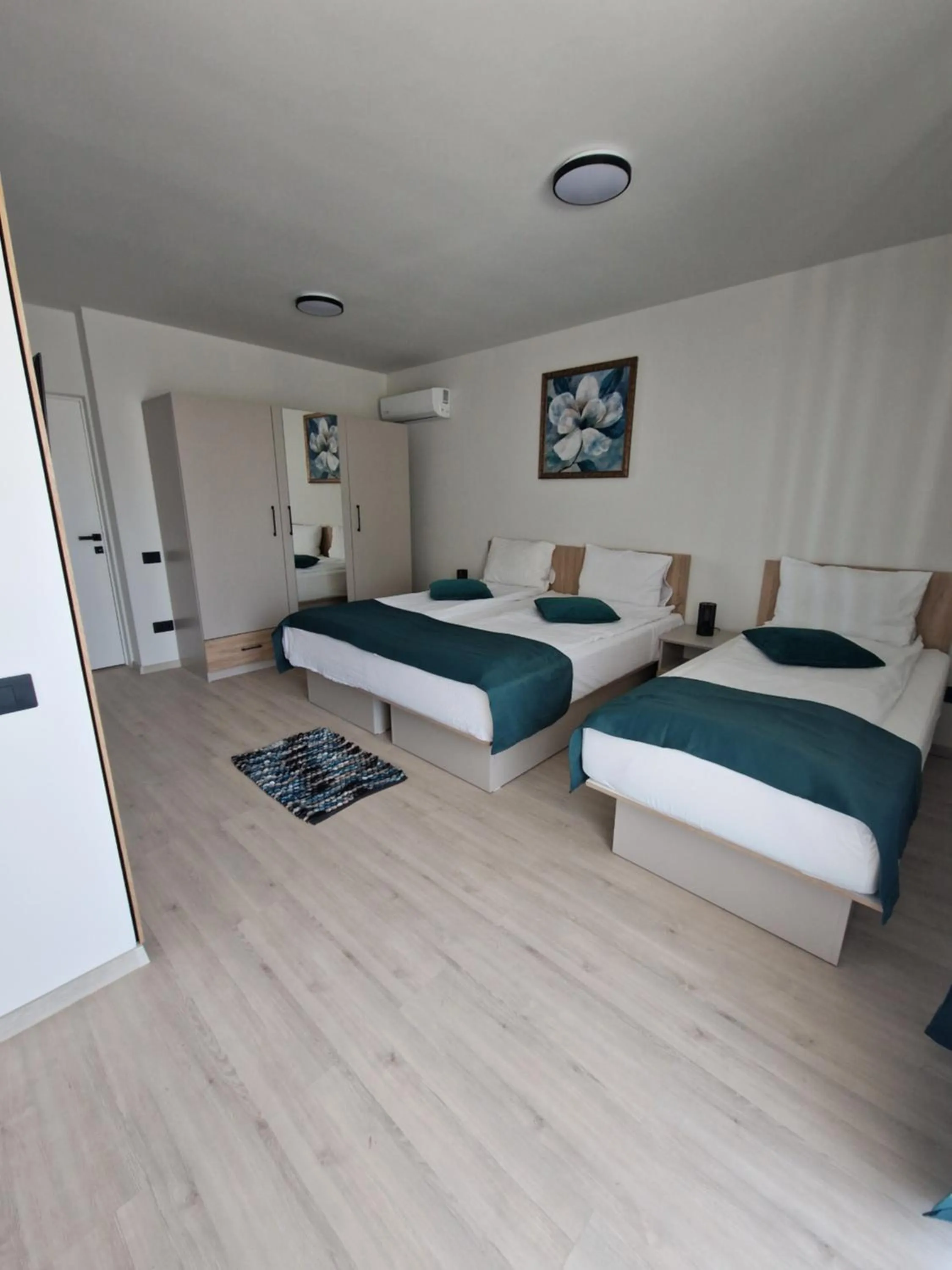 Bed in Sunny Family Vila Constanta