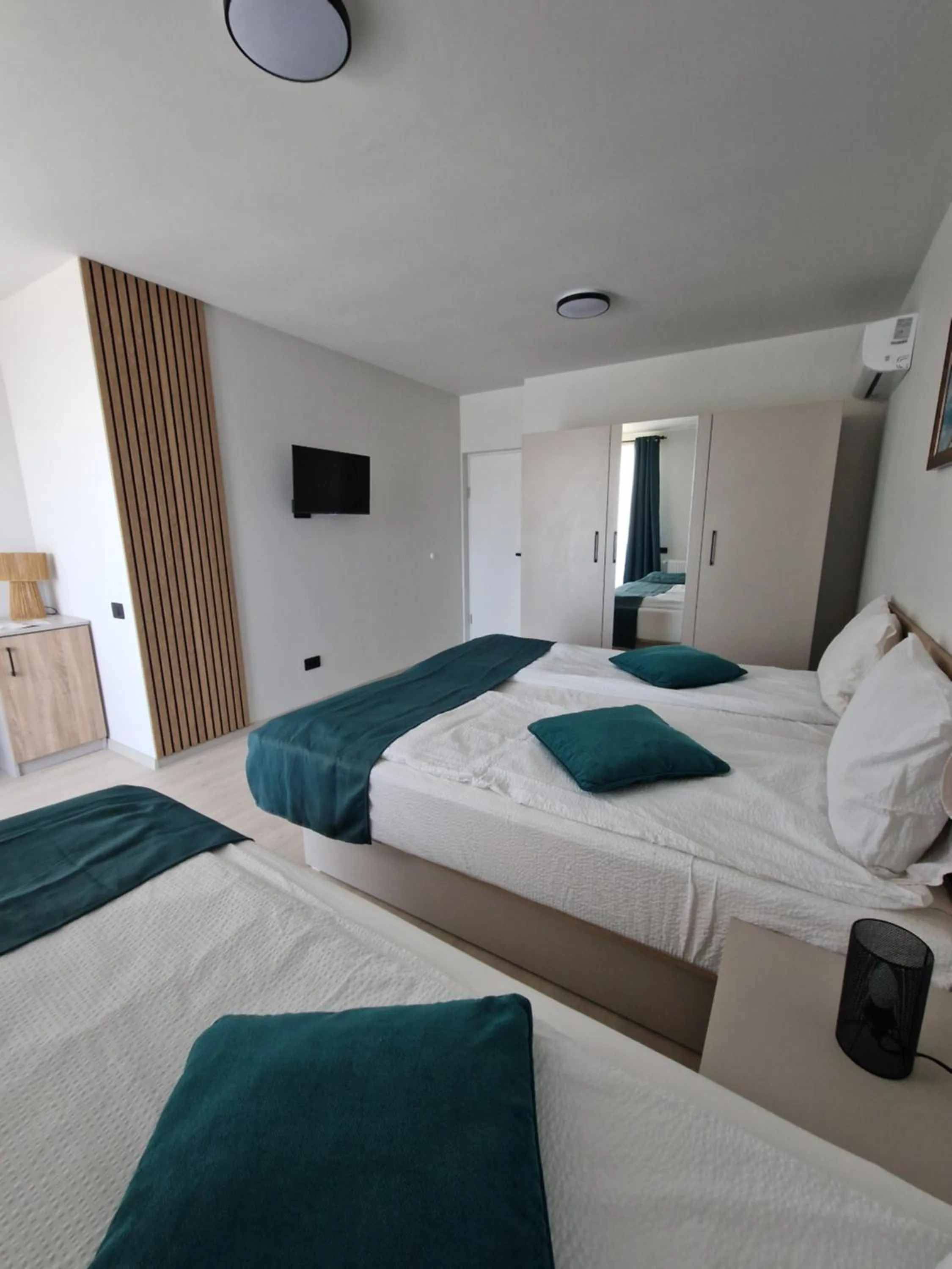 Bed in Sunny Family Vila Constanta