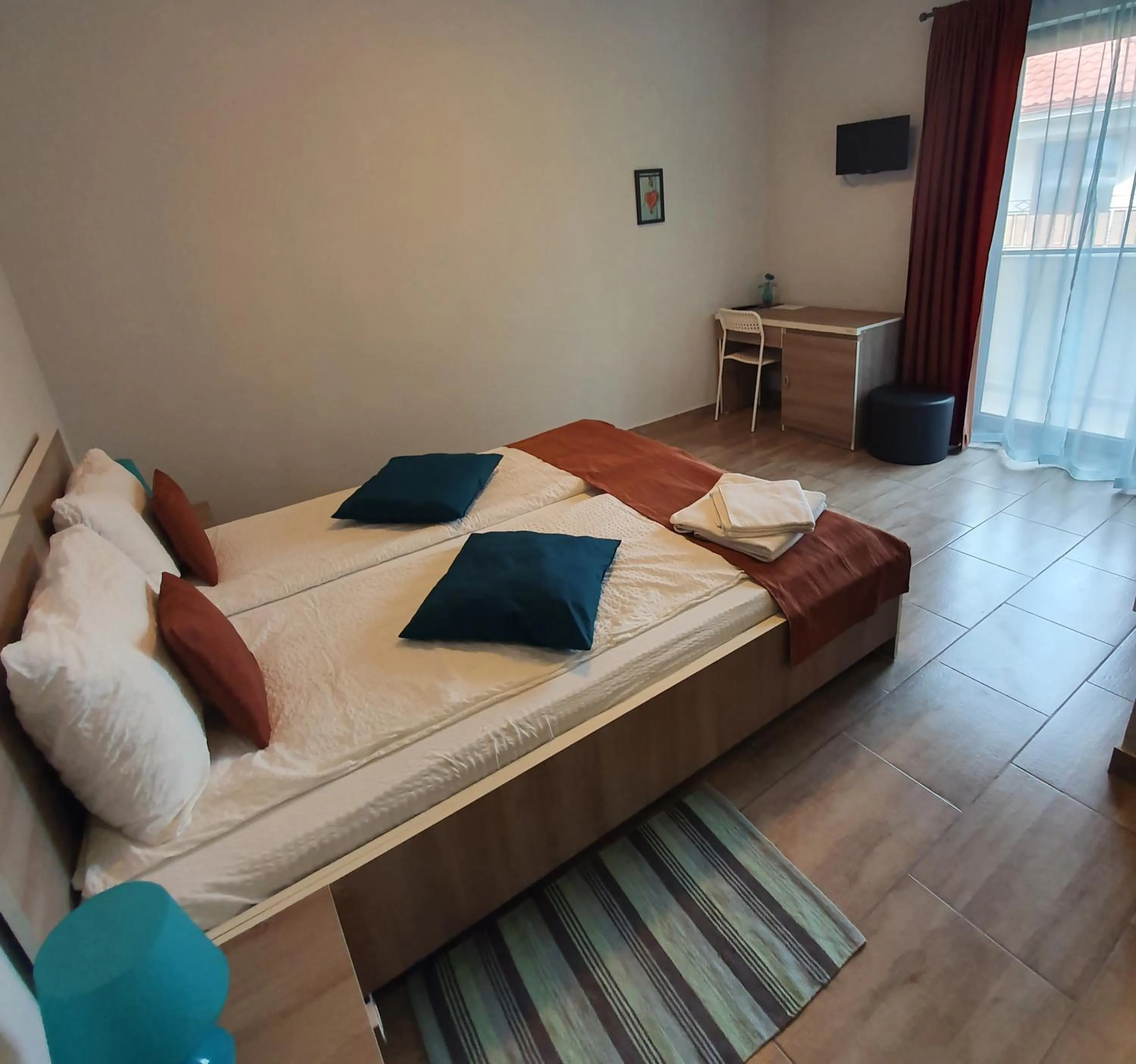 Bed in Sunny Family Vila Constanta