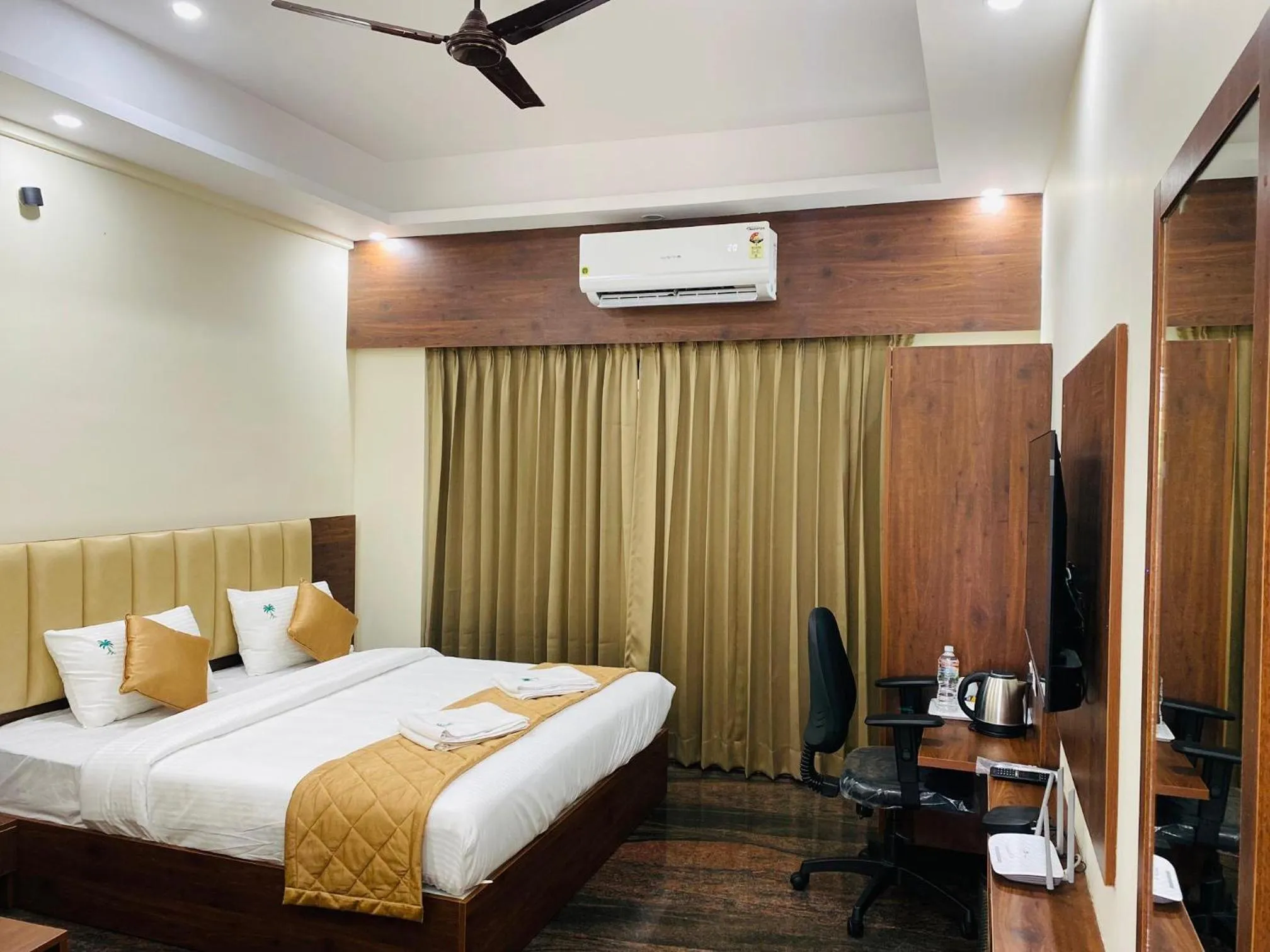 Bed in Hotel Sahara Tree