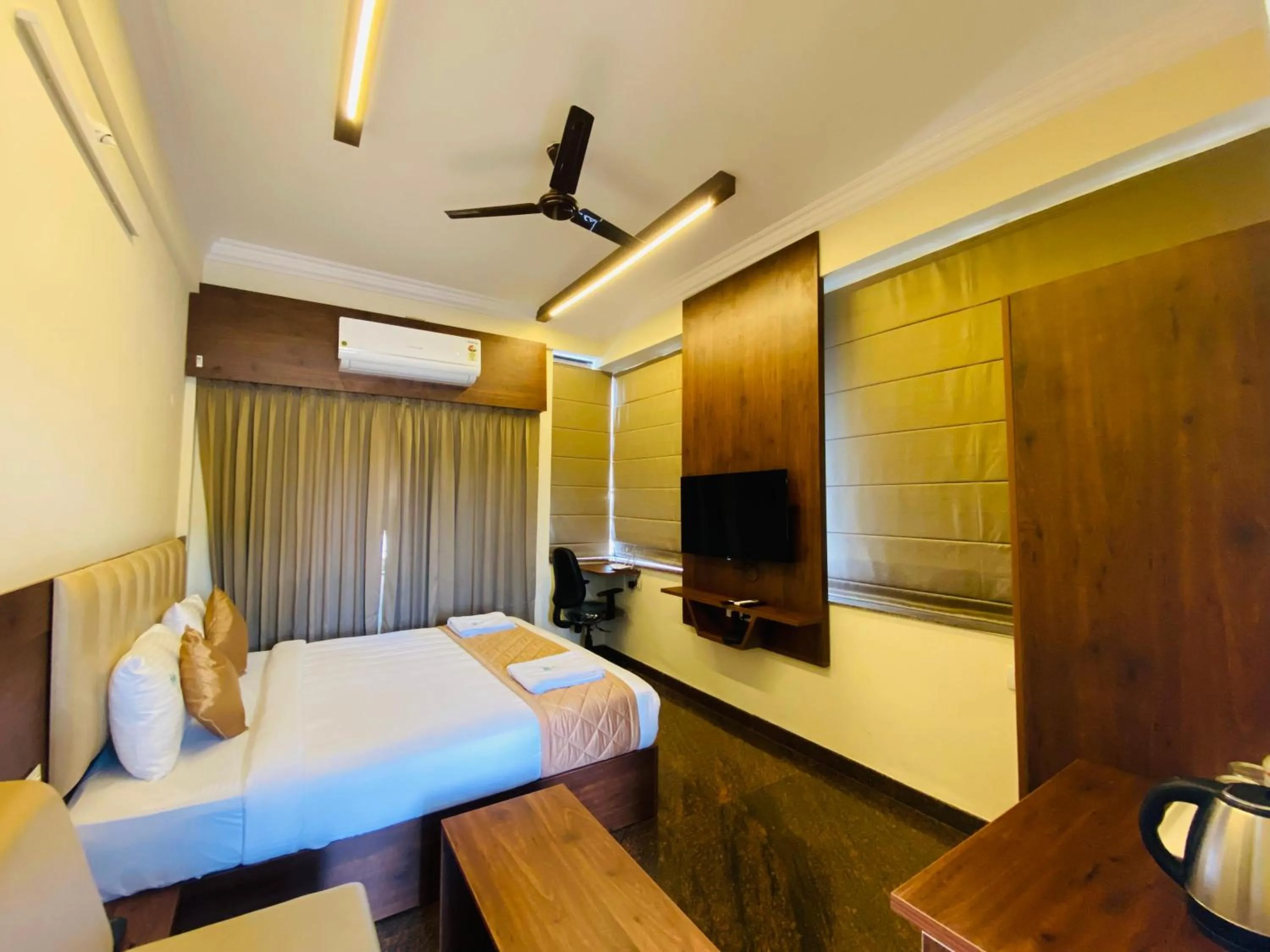 Bed in Hotel Sahara Tree