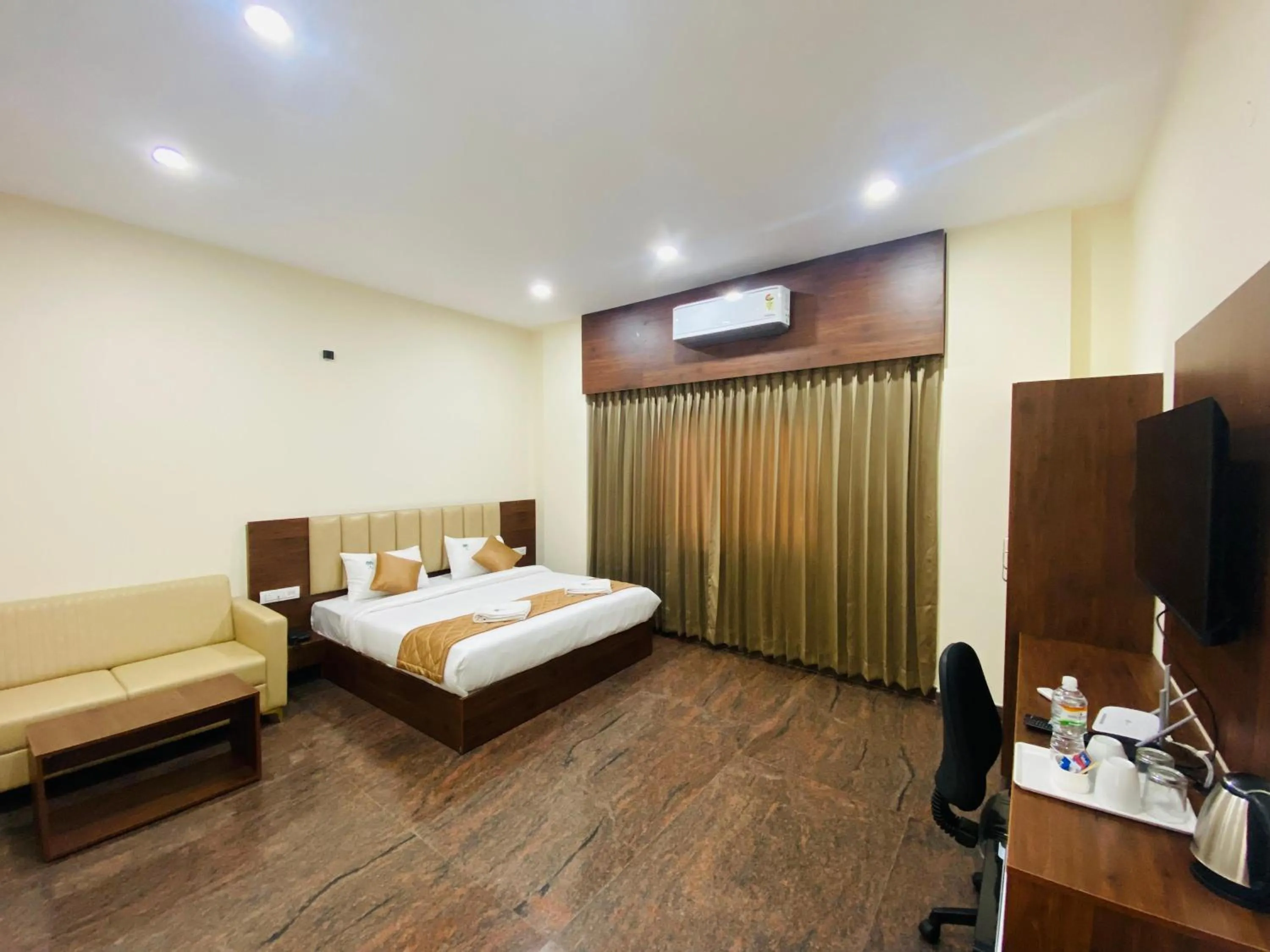 Bed in Hotel Sahara Tree