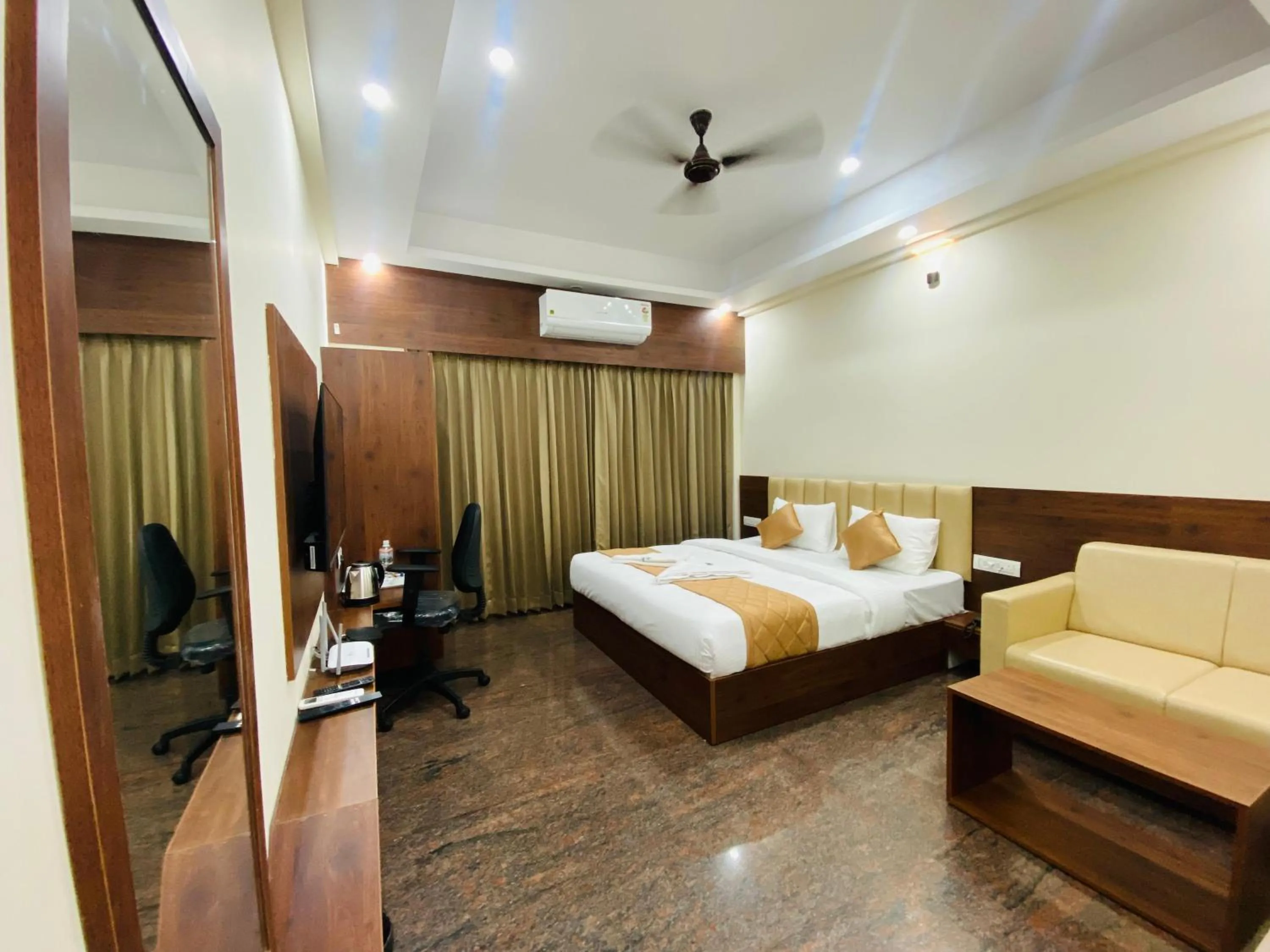 Bed in Hotel Sahara Tree