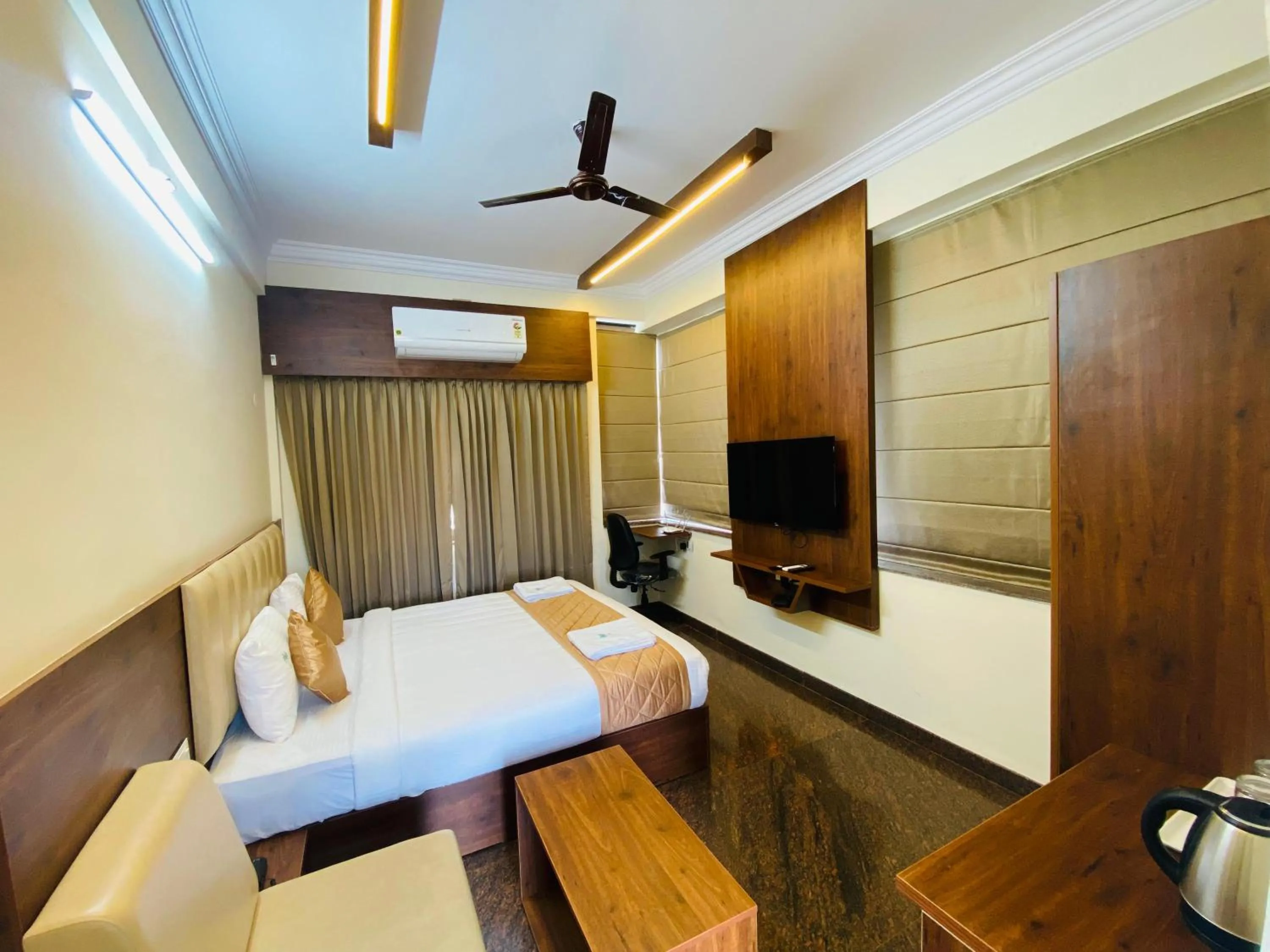 Bed in Hotel Sahara Tree