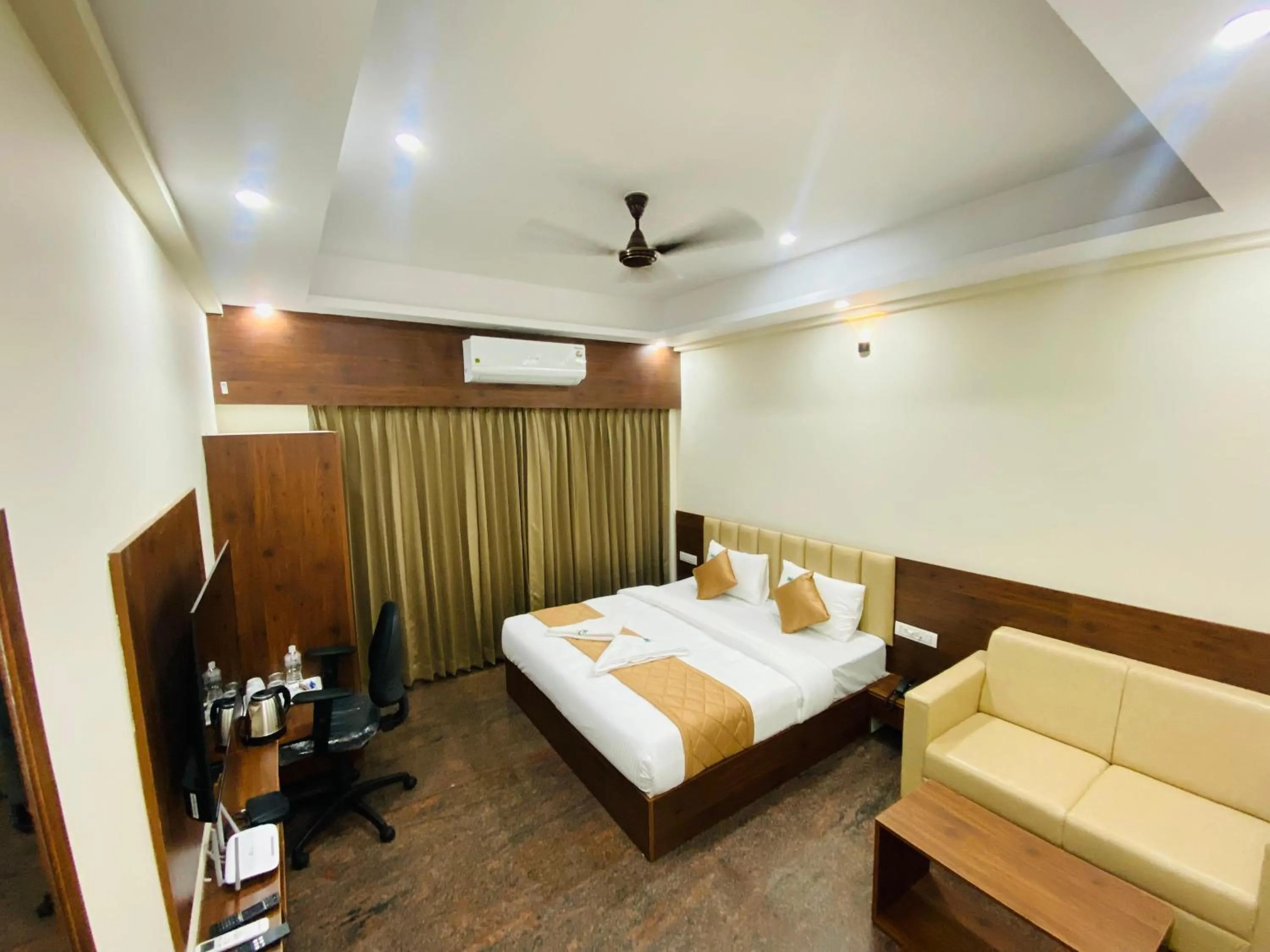 Bed in Hotel Sahara Tree