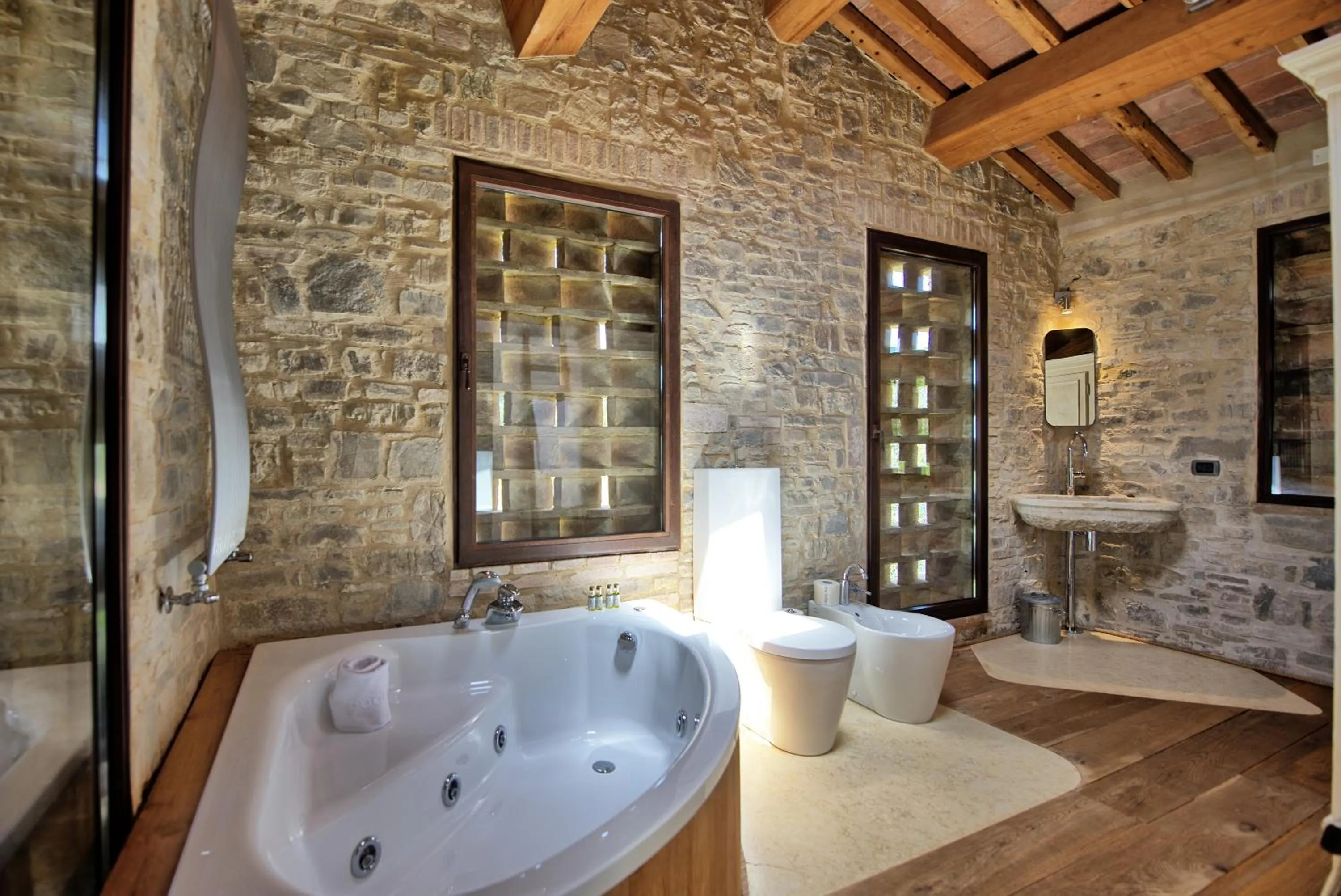 Hot Tub in Villa Ferdinando by PosarelliVillas