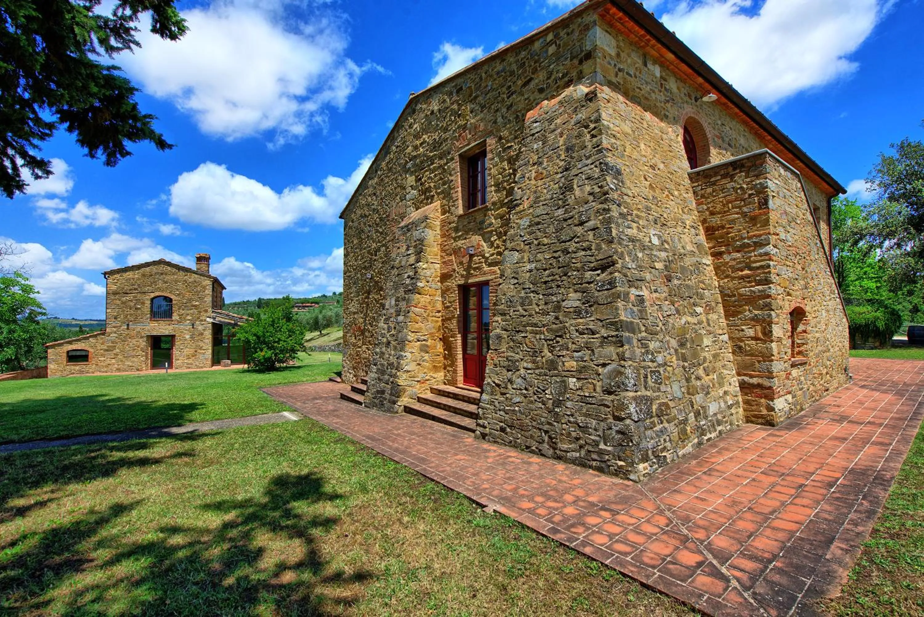 Property building in Villa Ferdinando by PosarelliVillas