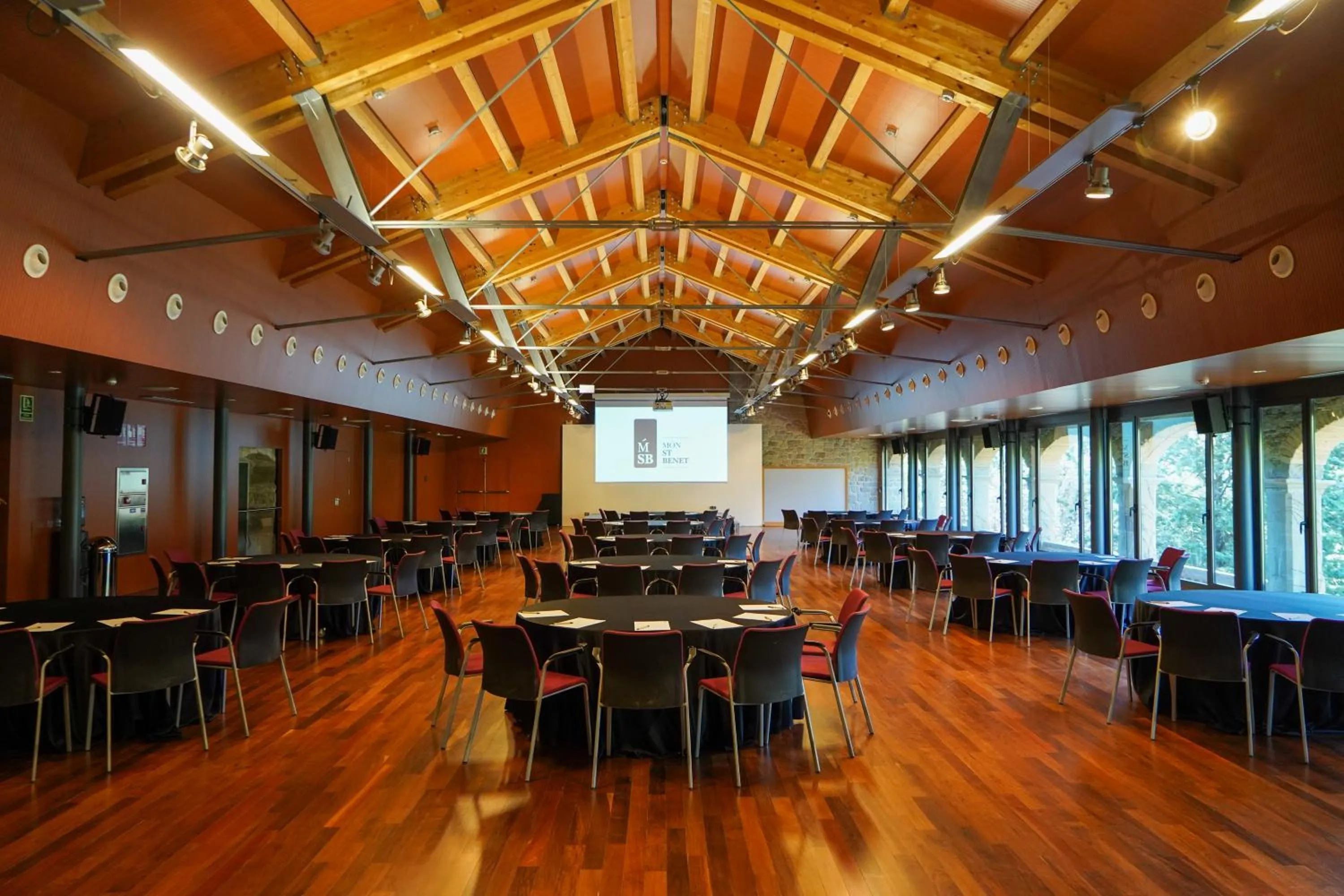 Meeting/conference room in Hotel Món Sant Benet