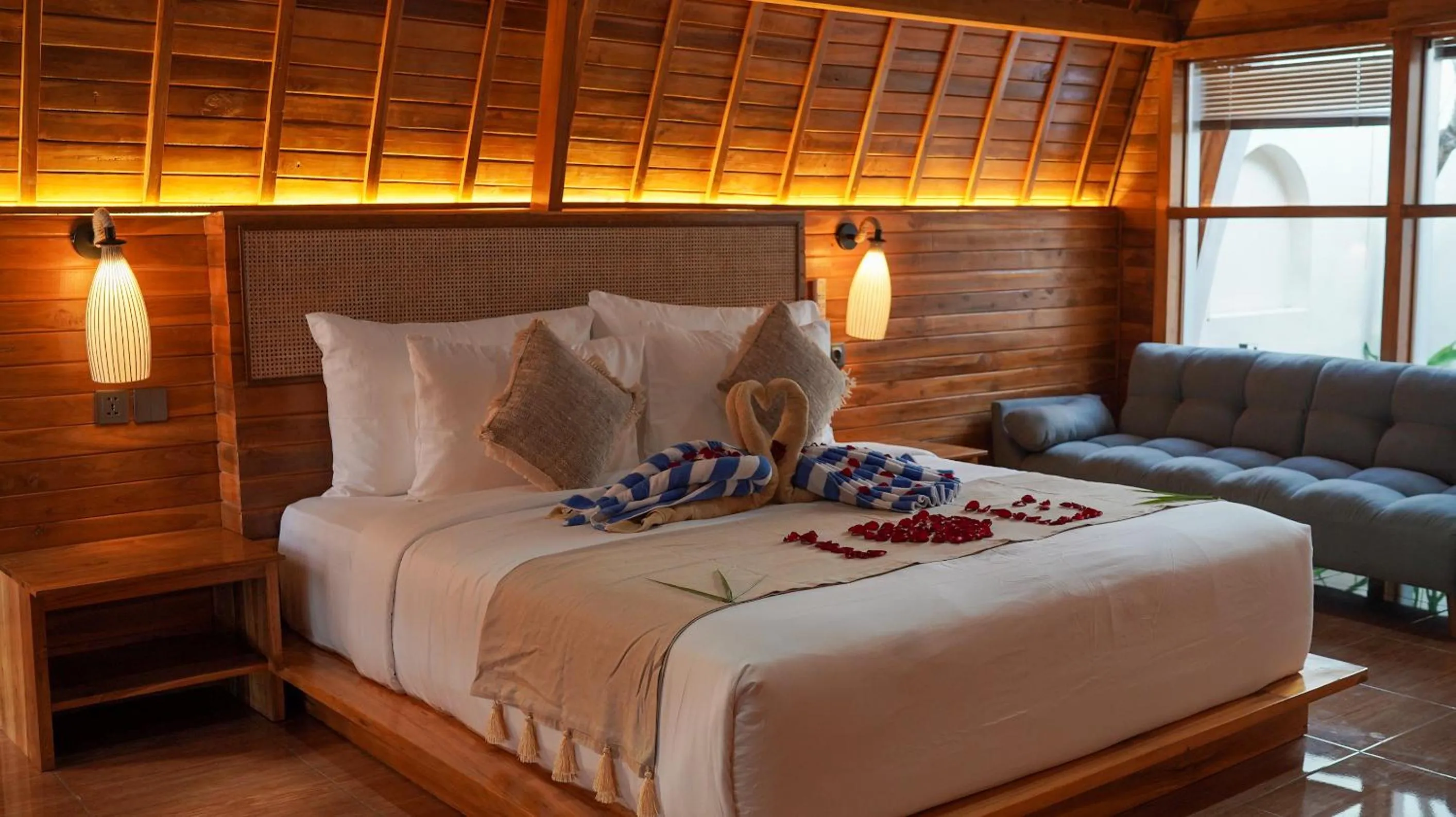 Photo of the whole room, Bed in Samplangan Penida Resort