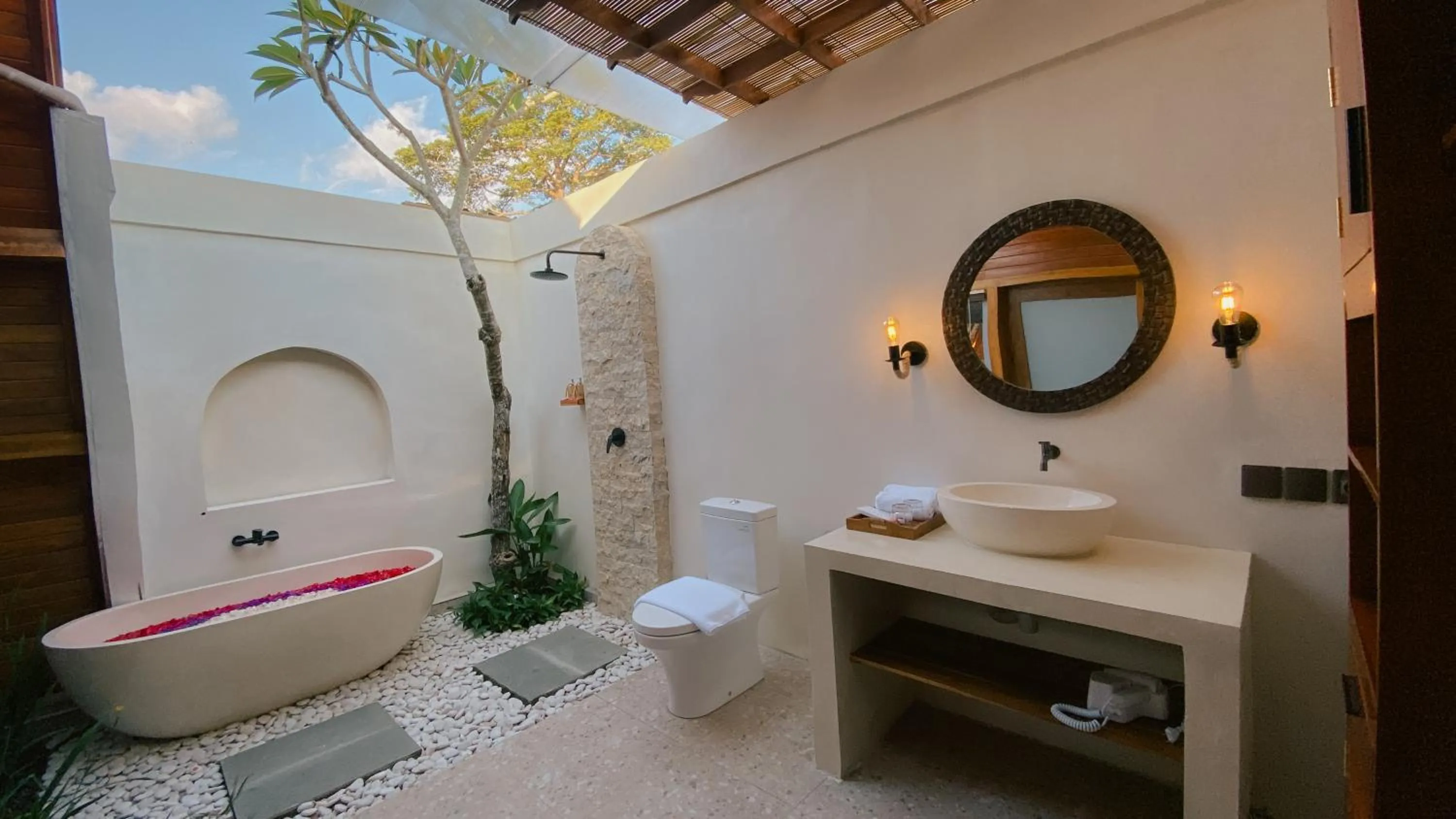 Toilet in Samplangan Penida Resort