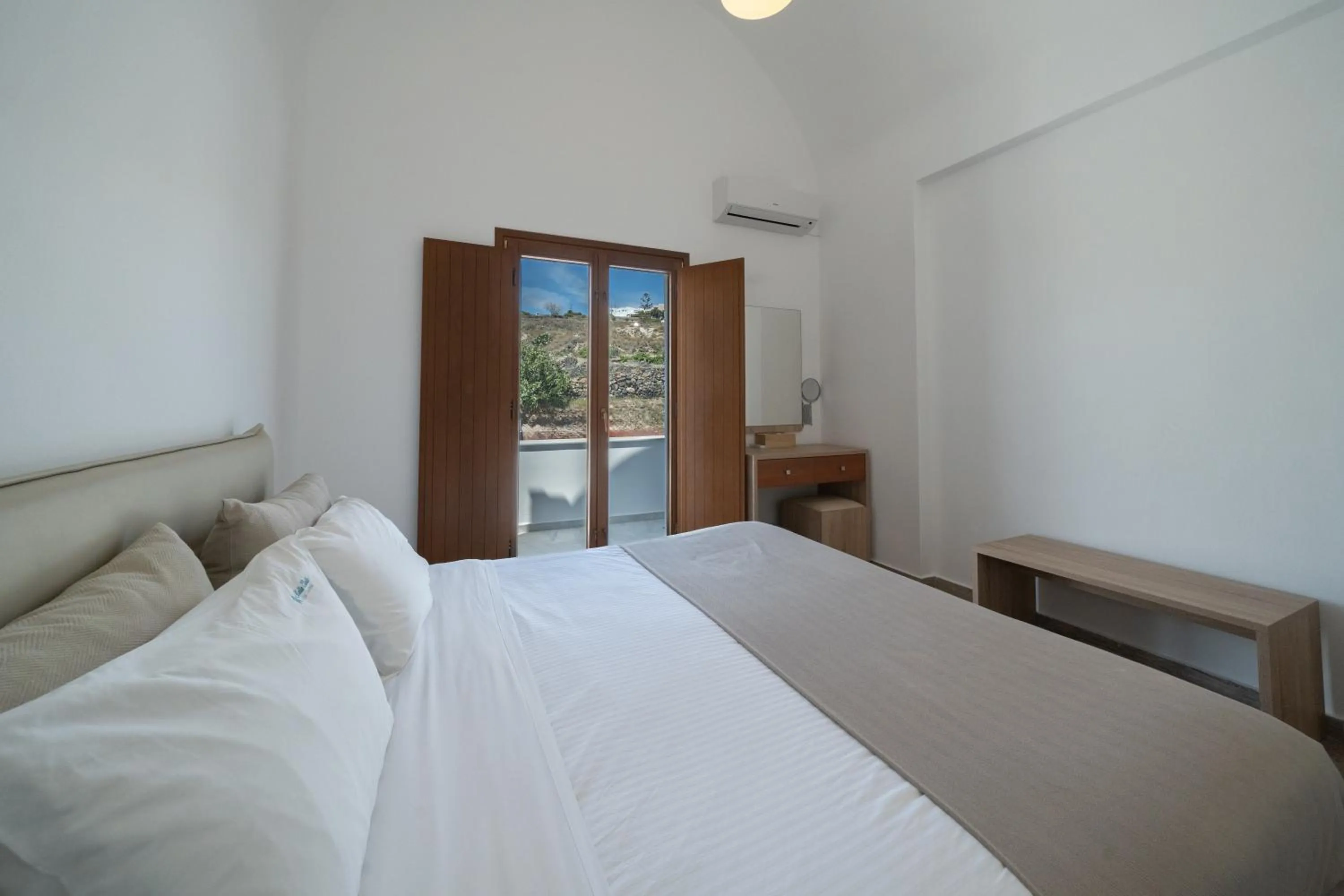 Bed in Belle Etoile Villas