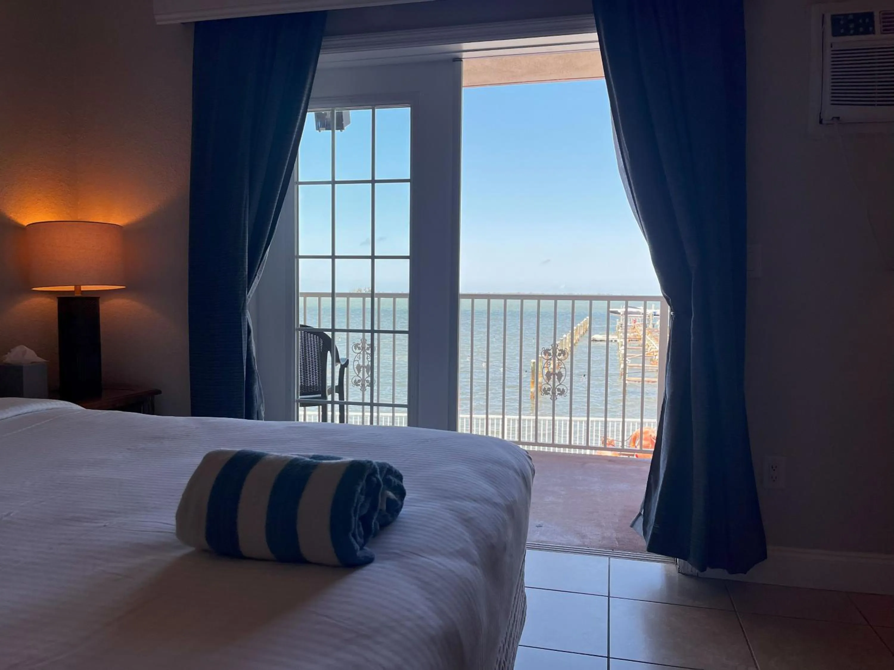 Bed in Beso Del Sol Resort