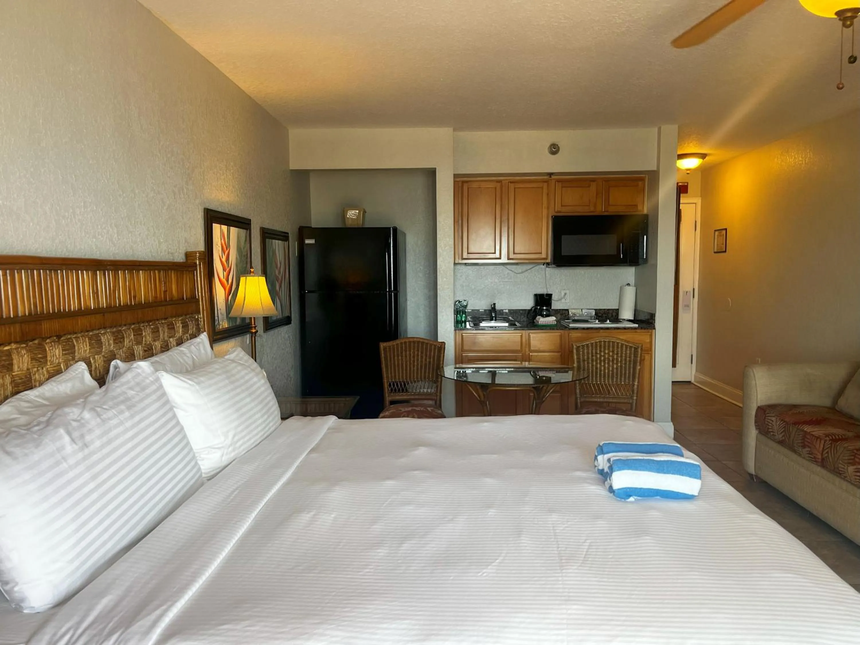 Bed in Beso Del Sol Resort