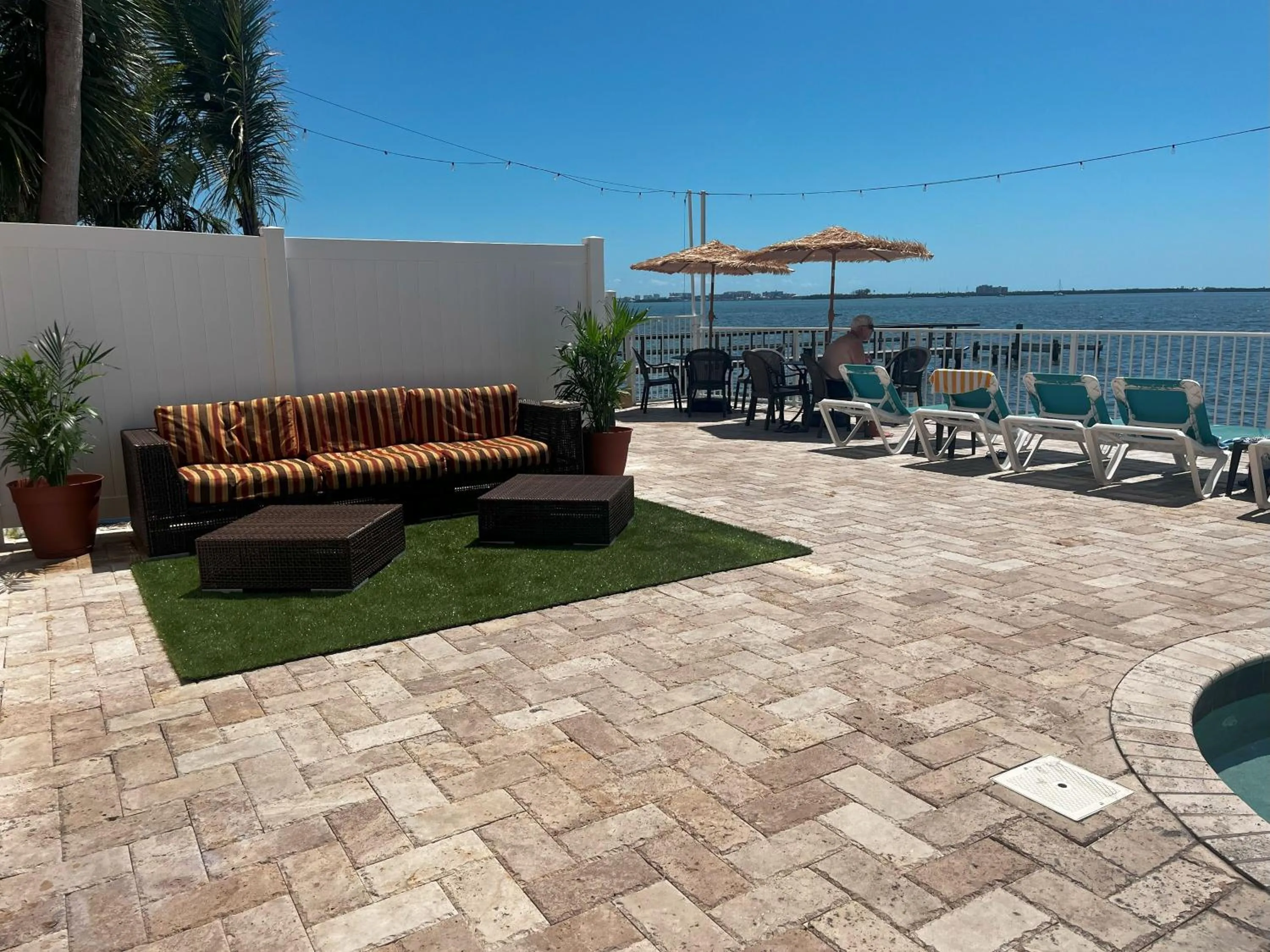 Balcony/Terrace in Beso Del Sol Resort