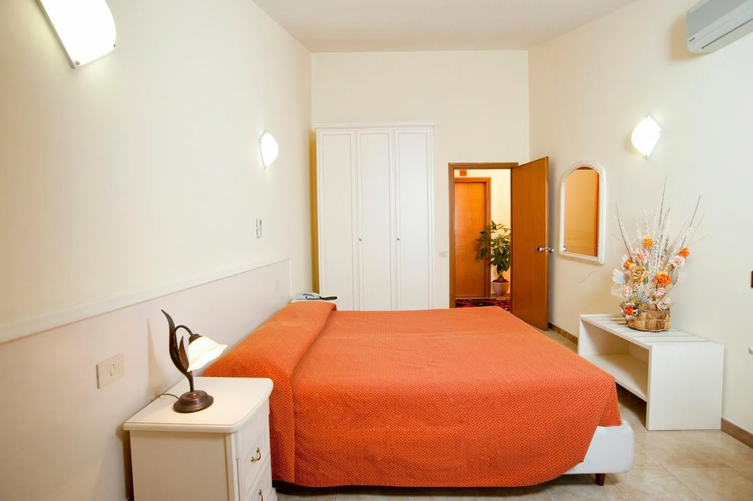 Bedroom, Bed in Hotel Massimino