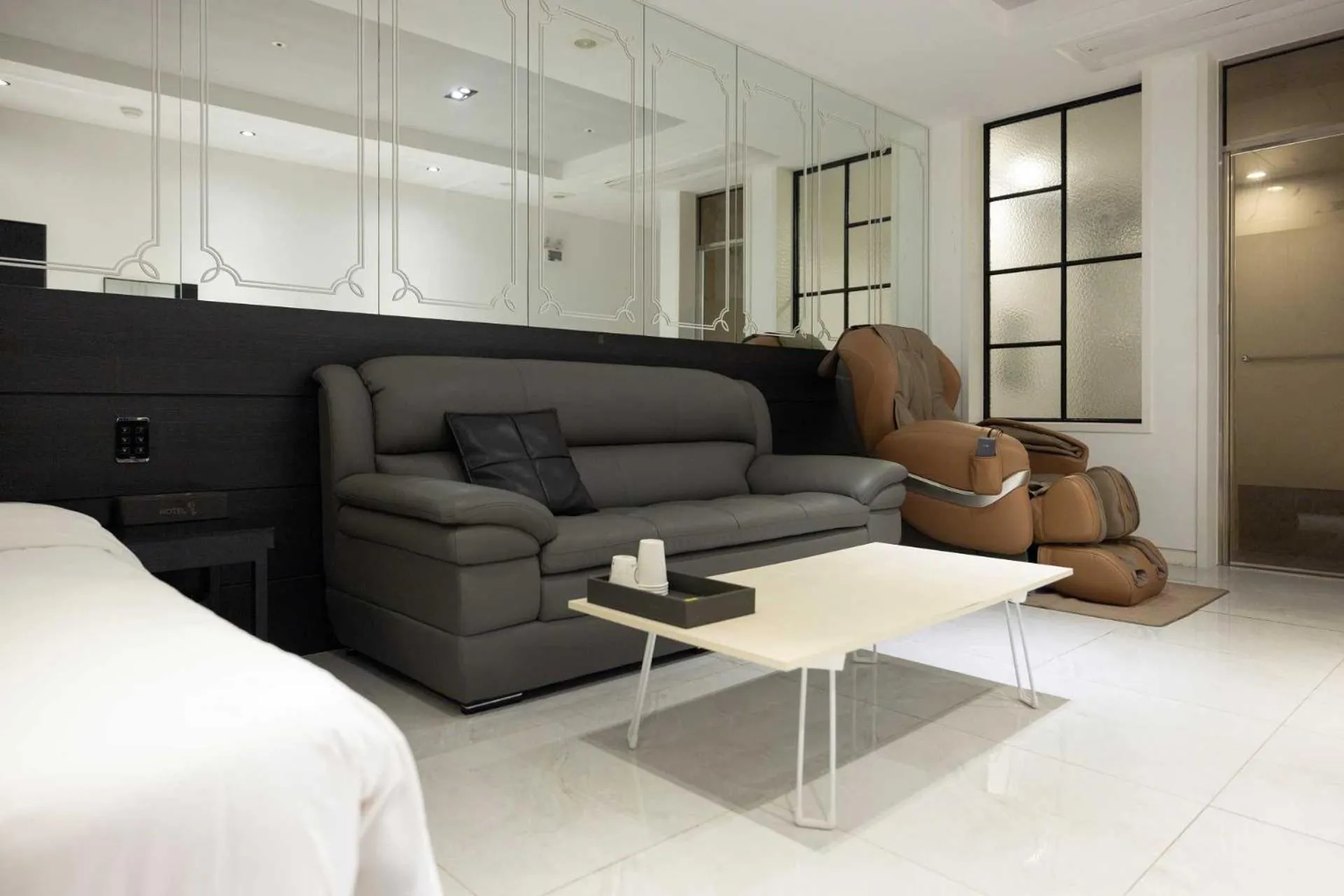 Photo of the whole room in Hotel Moon Cheonan ShinBuldang