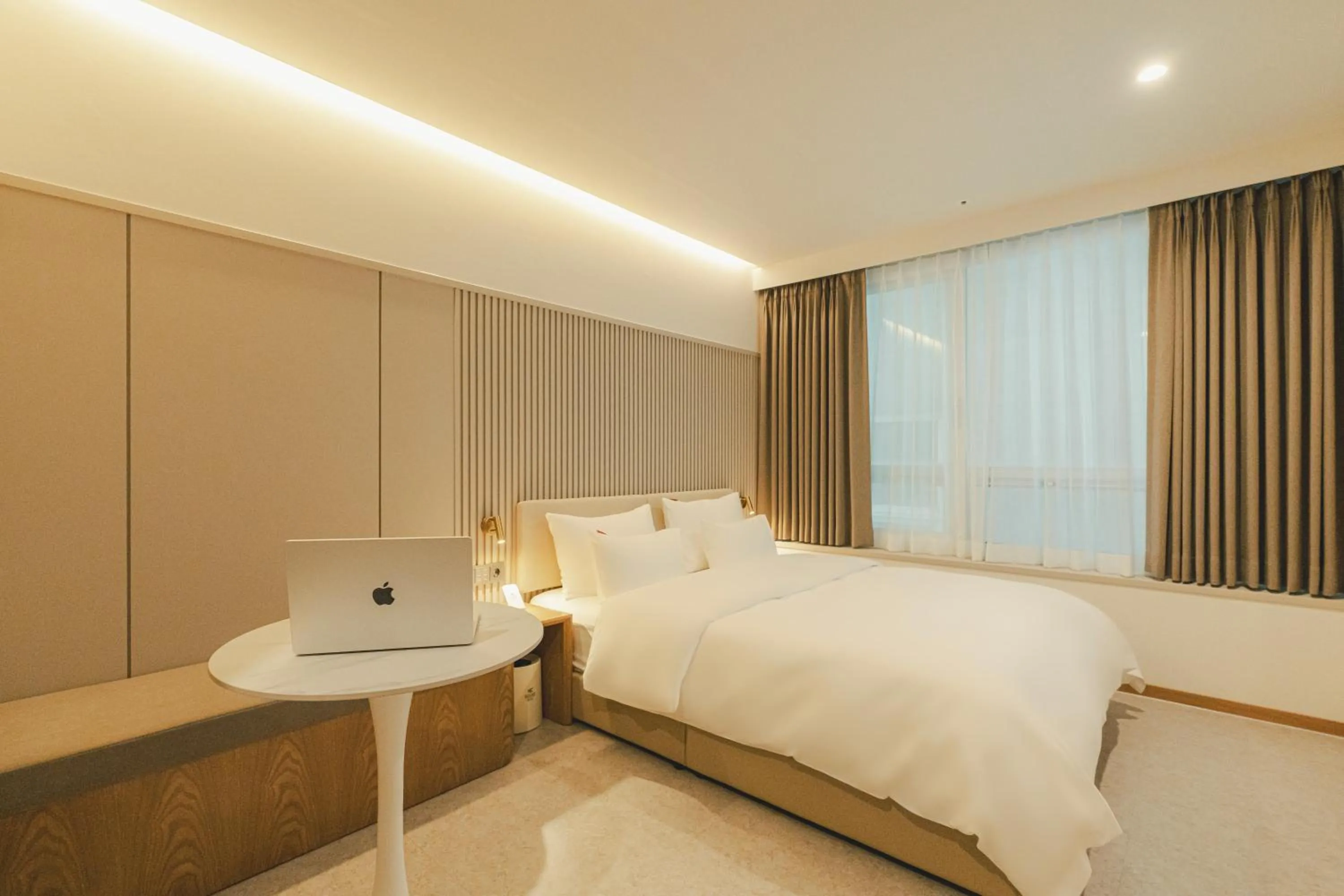 Bed in Cheonan Buldang Hound Hotel