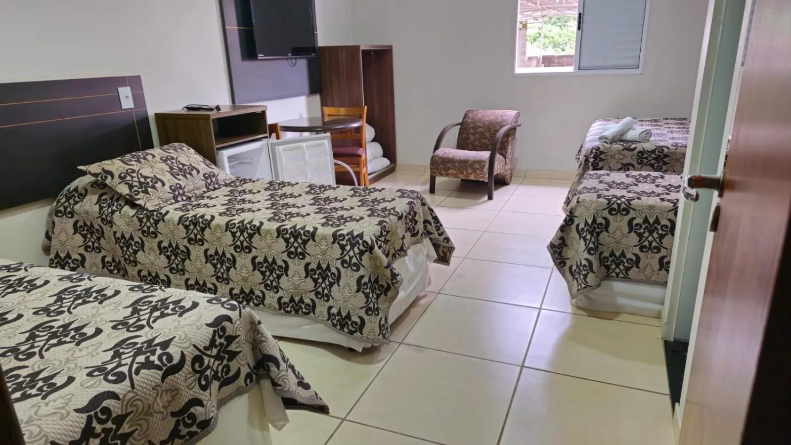 Bed in Victor Plaza Formiga