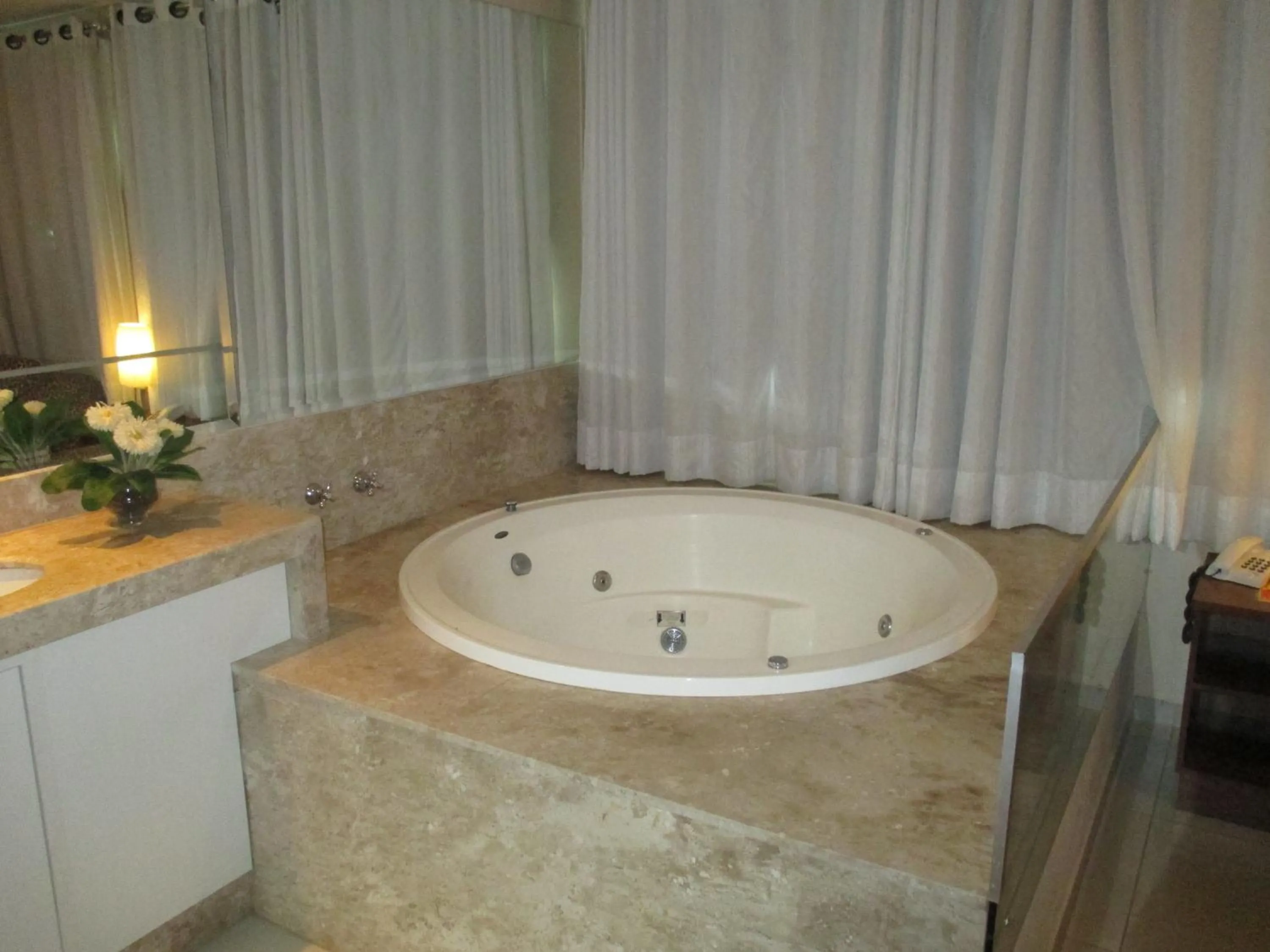 Photo of the whole room in Victor Plaza Formiga